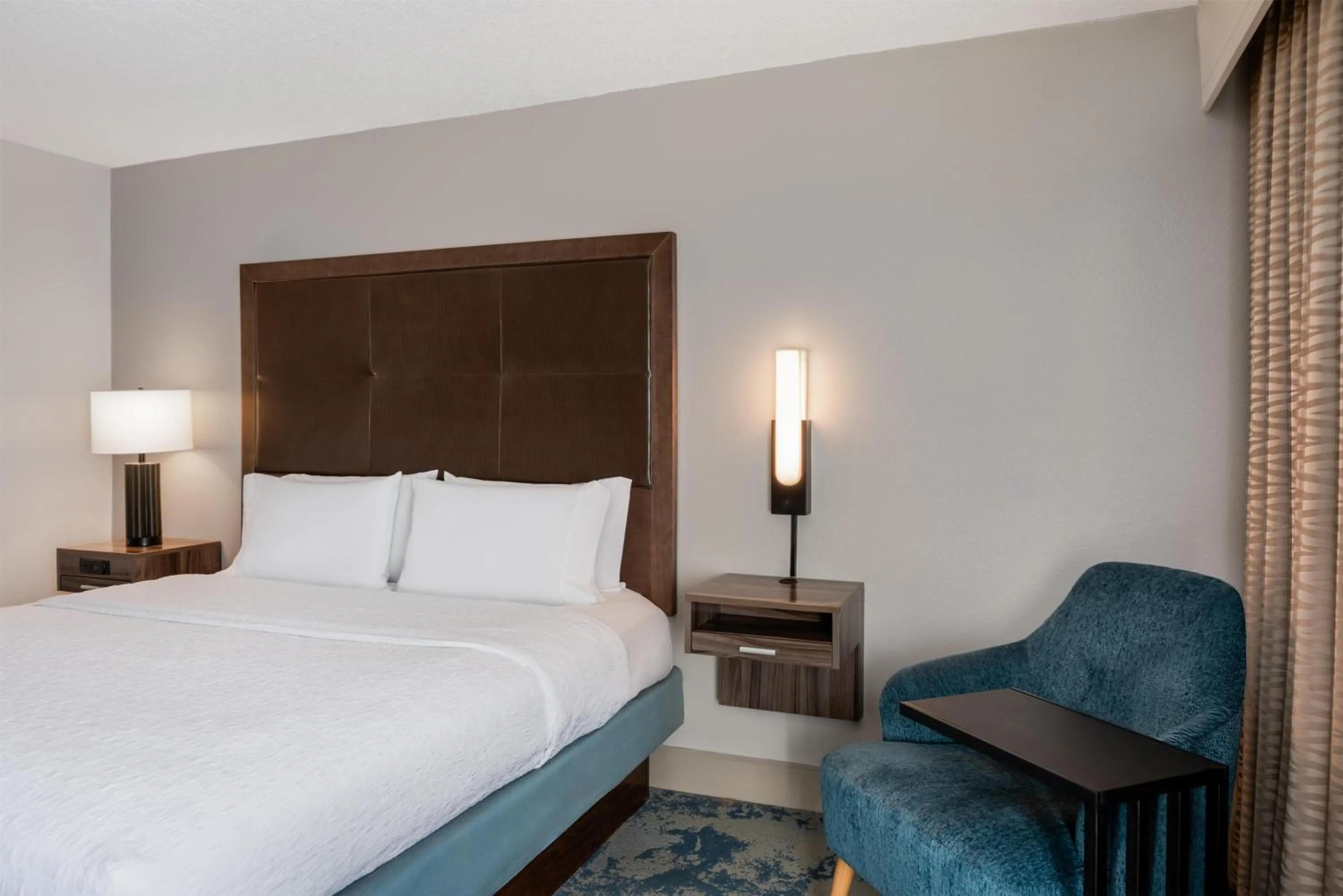 Bed in Hampton Inn South Hill