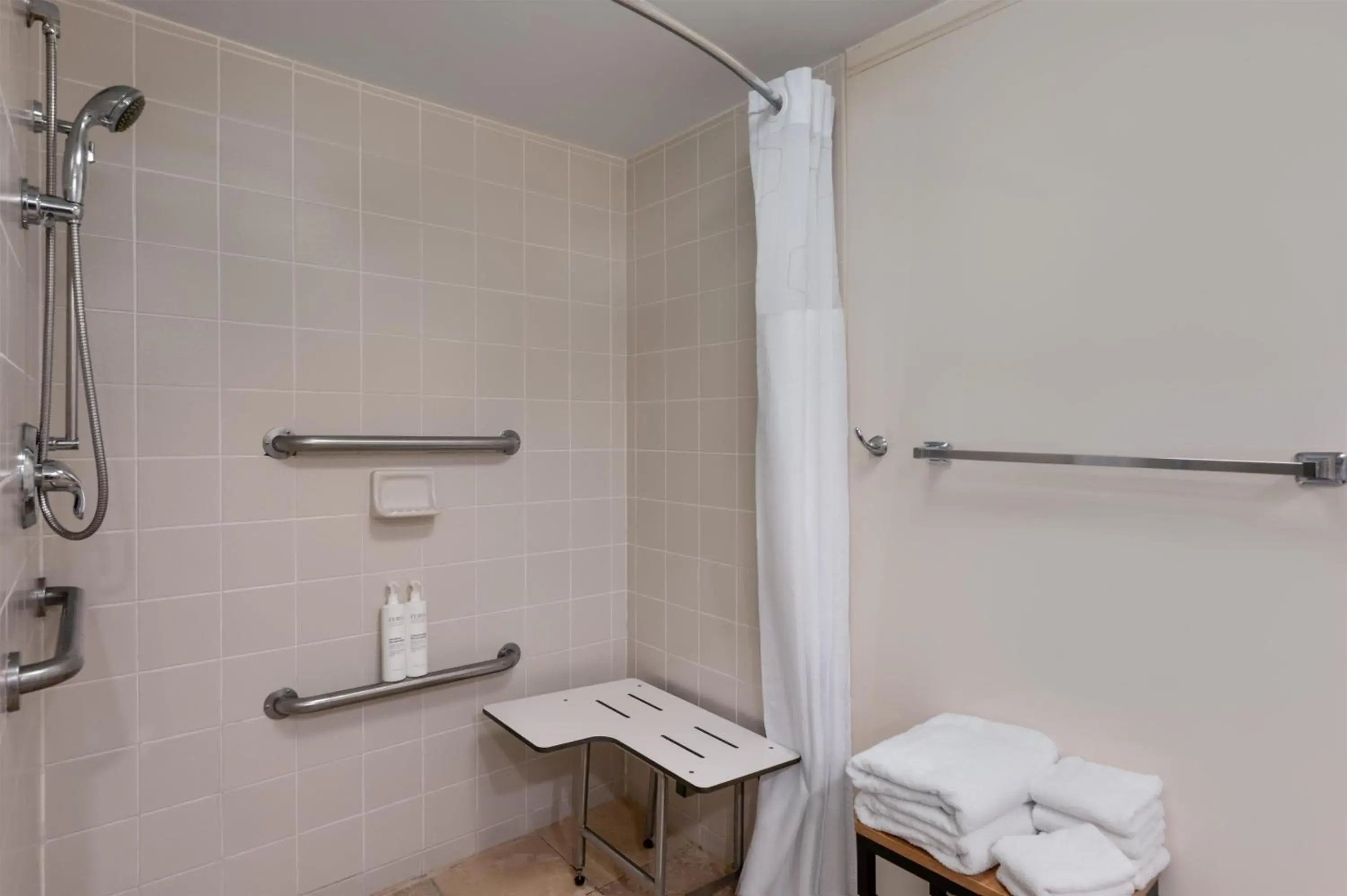 Bathroom in Hampton Inn South Hill Bathroom in Hampton Inn South Hill