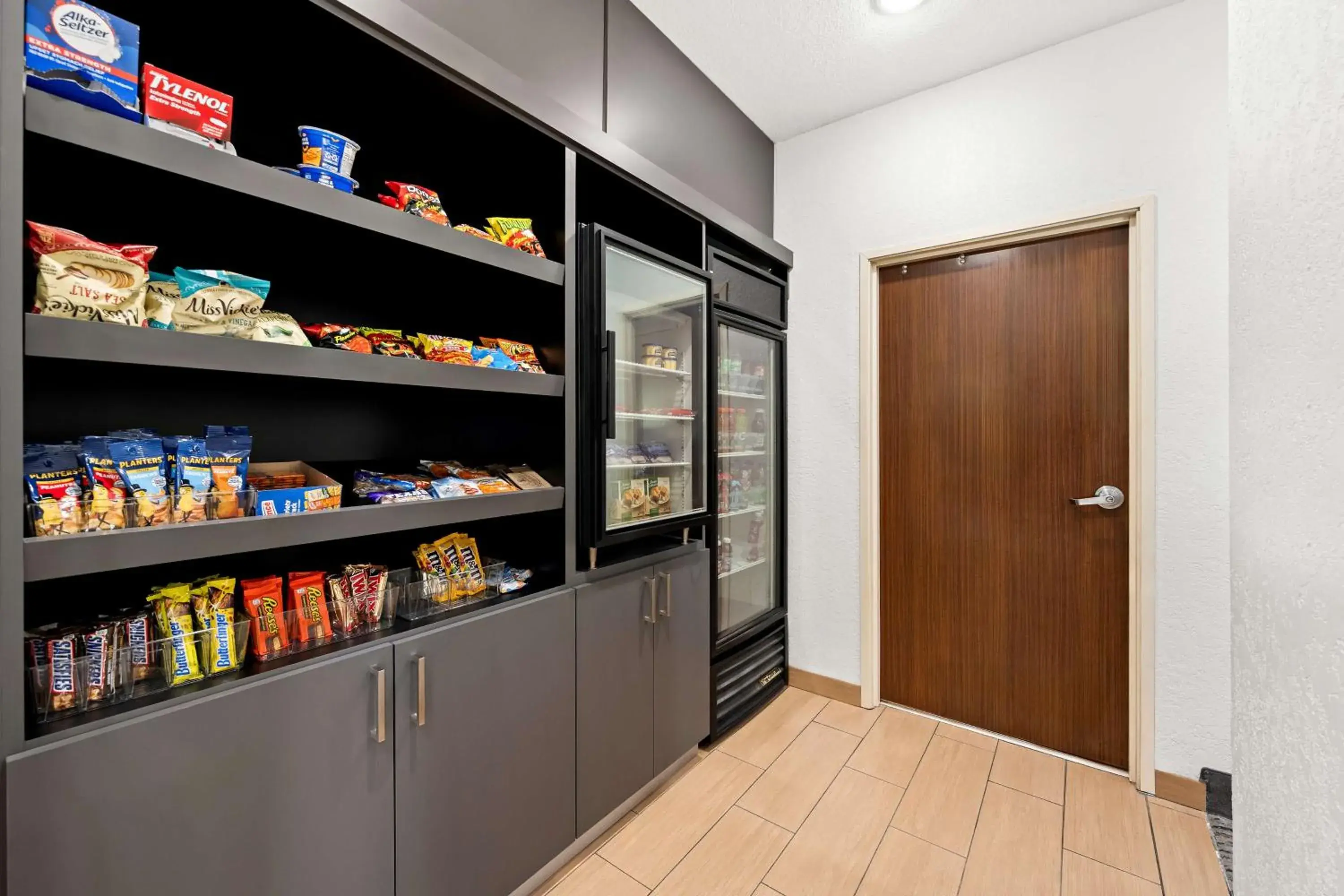 Property building in Best Western Bryan College Station Property building in Best Western Bryan College Station