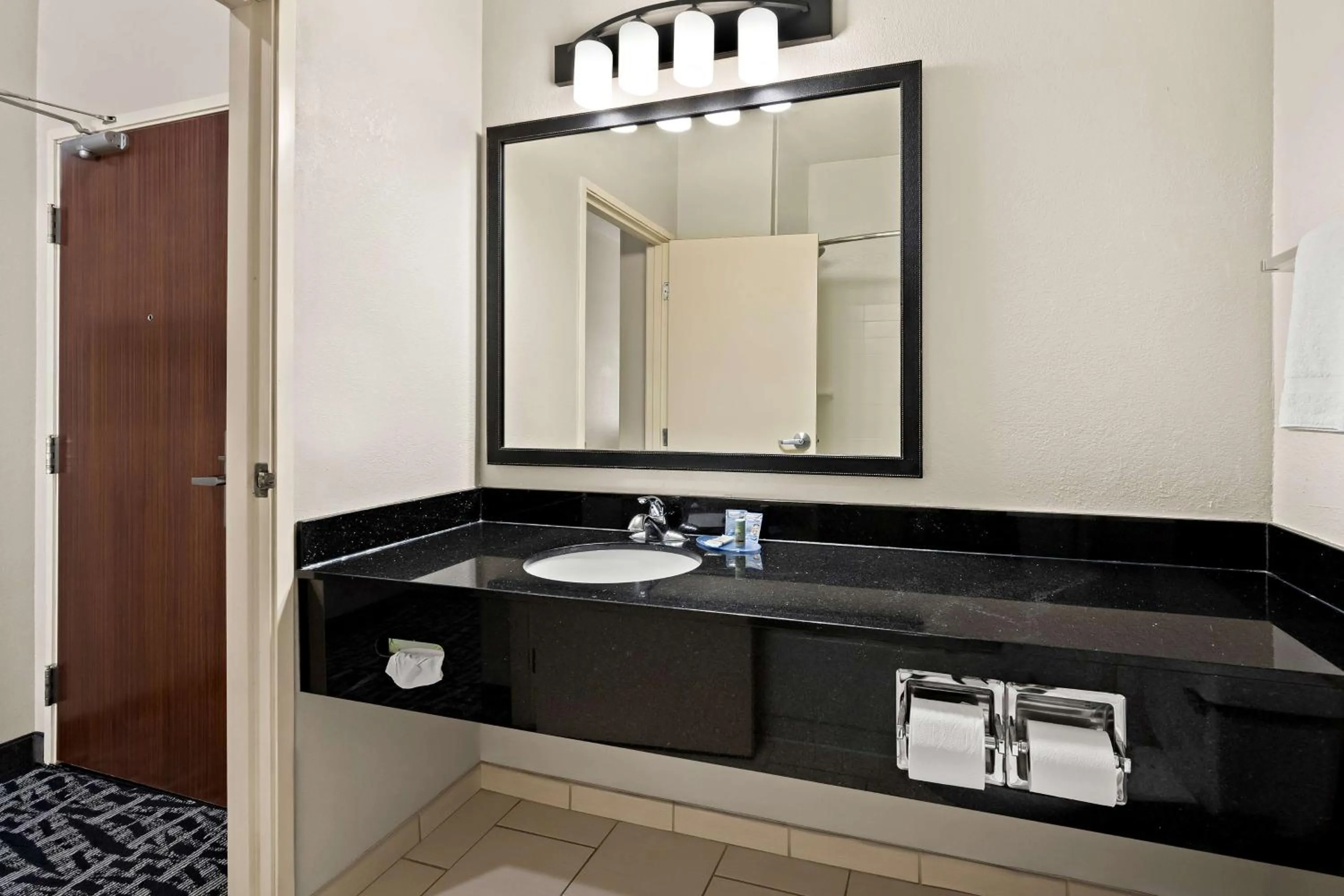 Bathroom in Best Western Bryan College Station