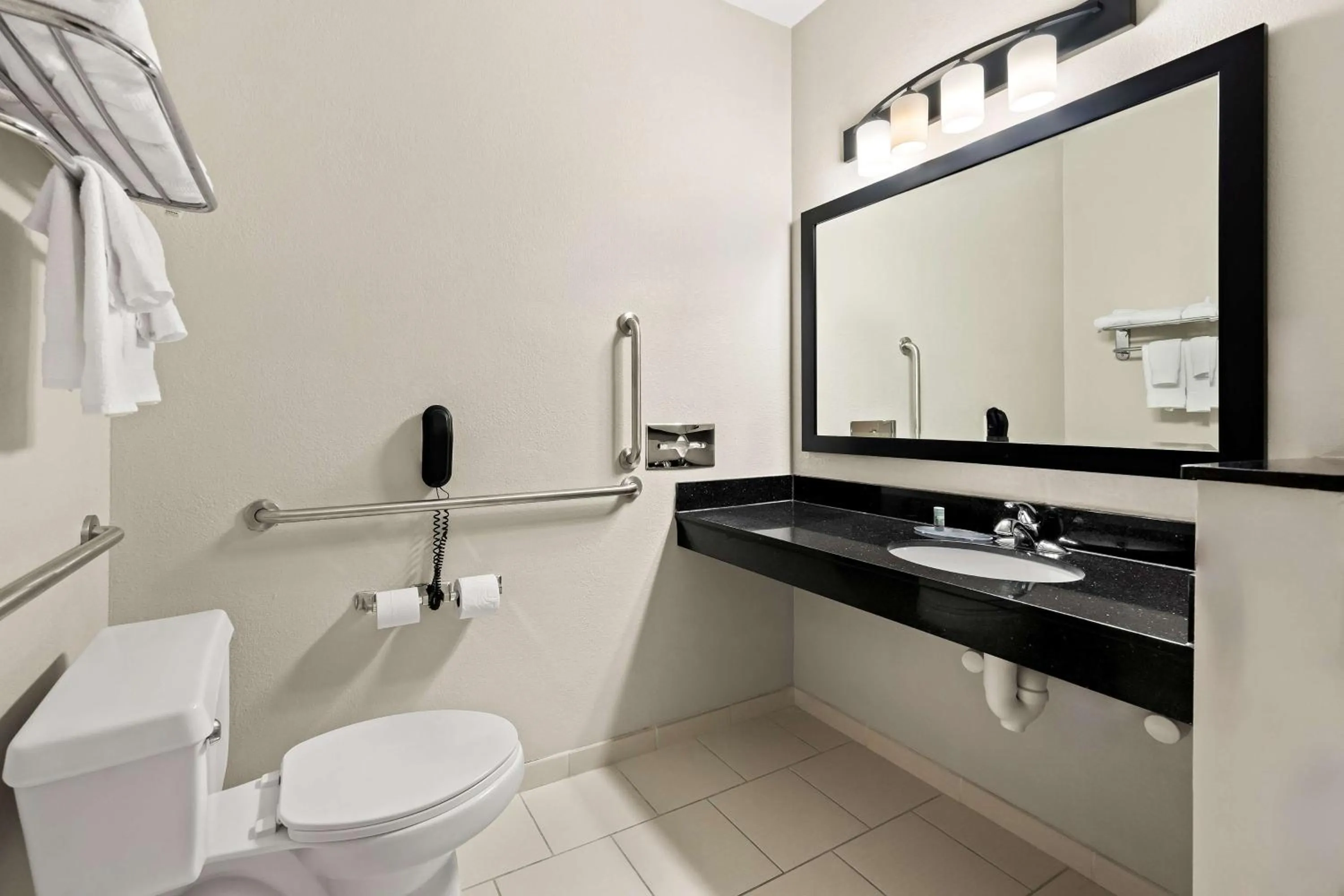 Bathroom in Best Western Bryan College Station