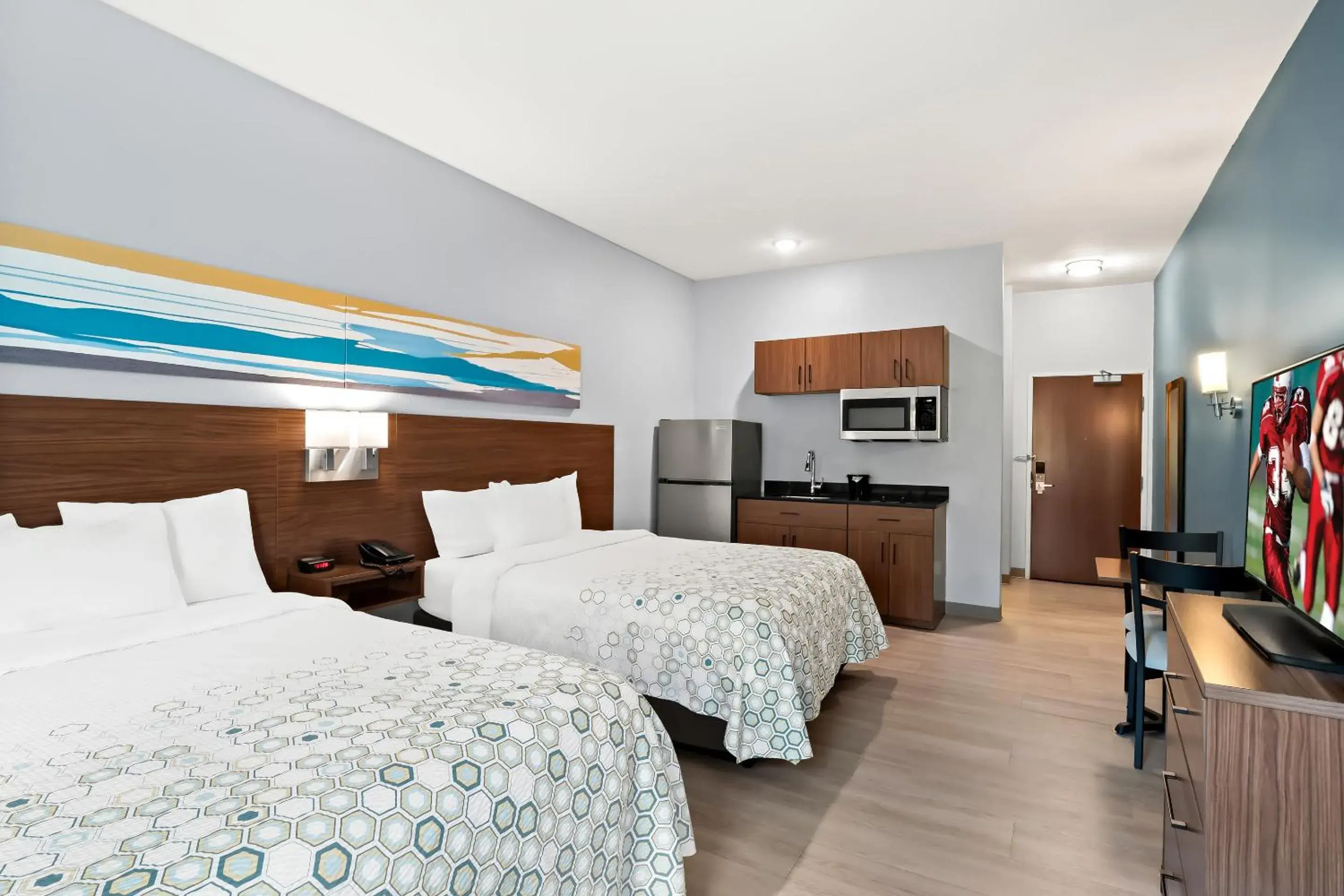 Photo of the whole room, Bed in HomeTowne Studios by Red Roof East Lansing - Okemos Photo of the whole room, Bed in HomeTowne Studios by Red Roof East Lansing - Okemos