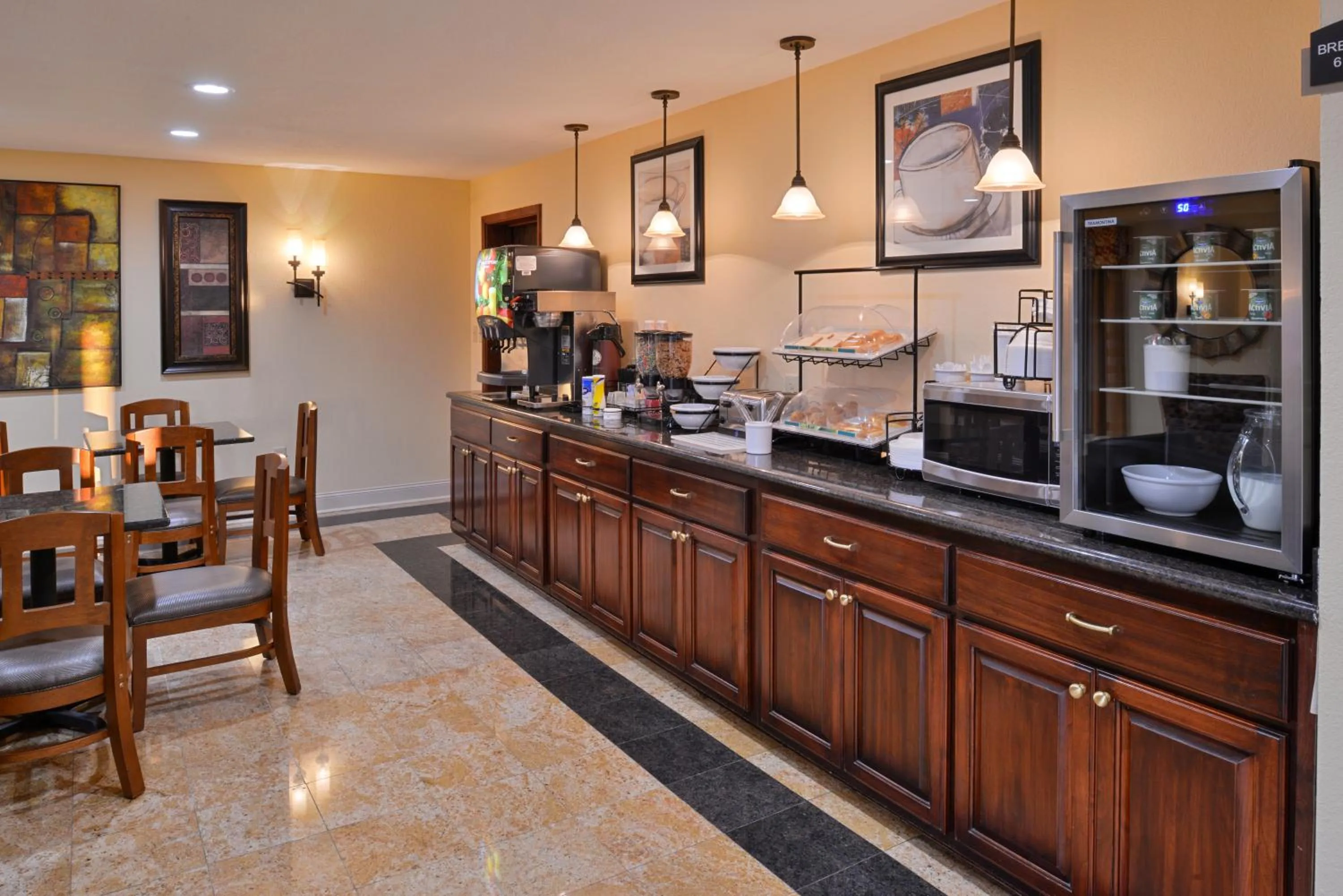 Breakfast in Americas Best Value Inn Tupelo Barnes Crossing