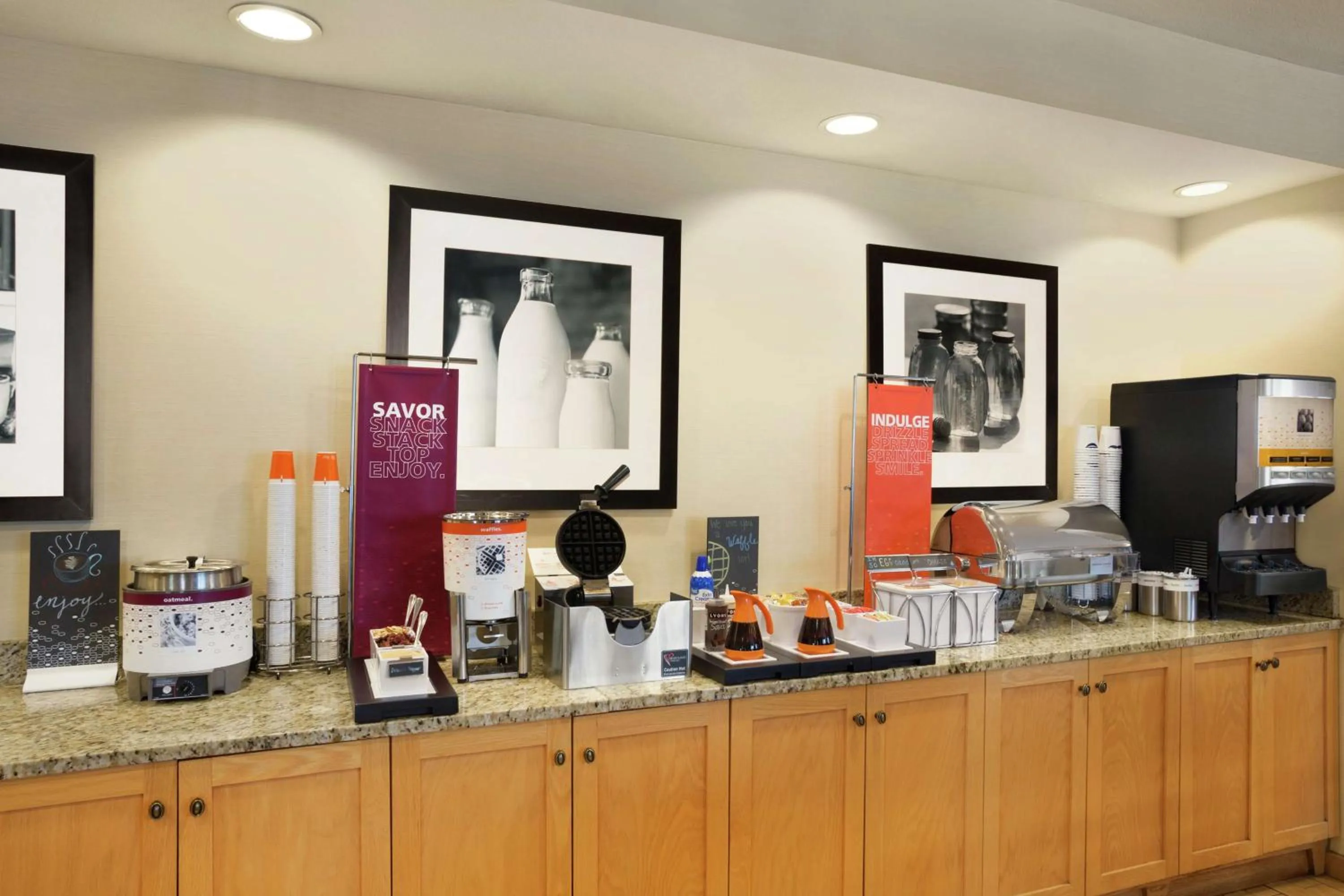 Breakfast in Hampton Inn Shawnee