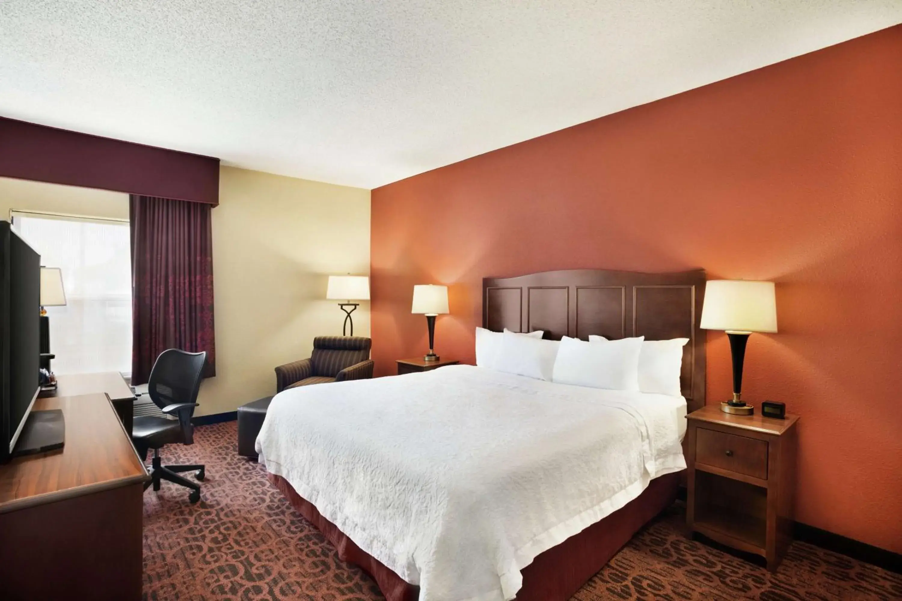 Bedroom, Bed in Hampton Inn Shawnee Bedroom, Bed in Hampton Inn Shawnee