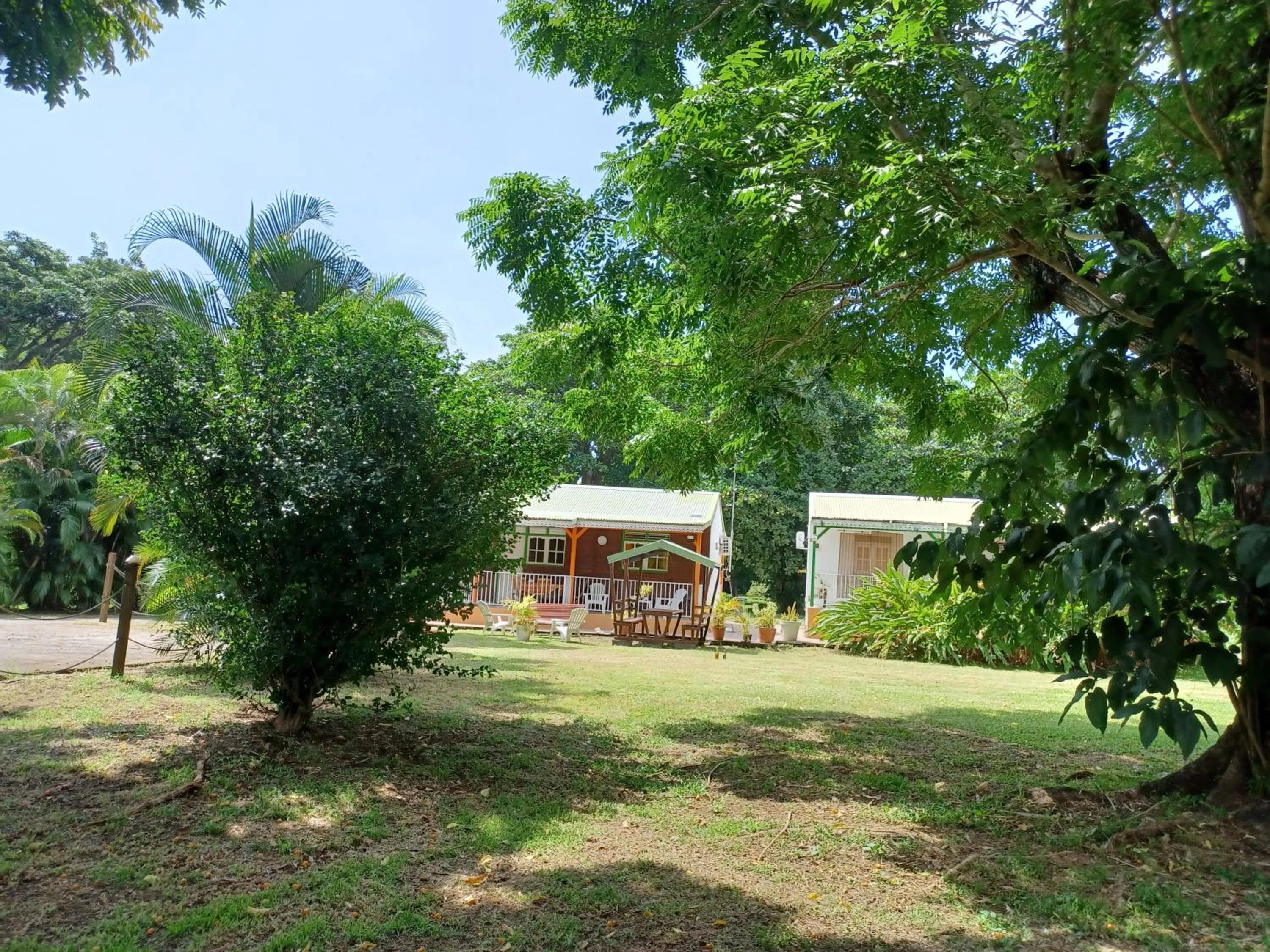 Property building in Bungalow PAPAYE