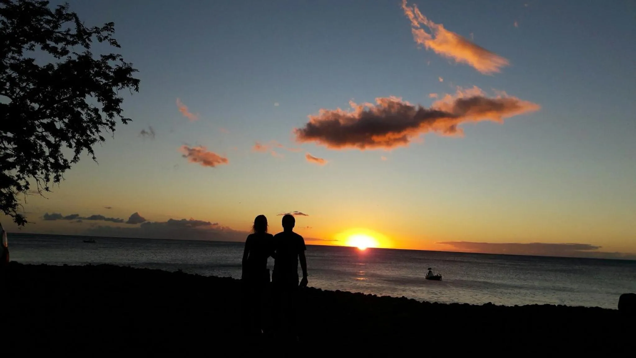 Sunset in Bungalow PAPAYE