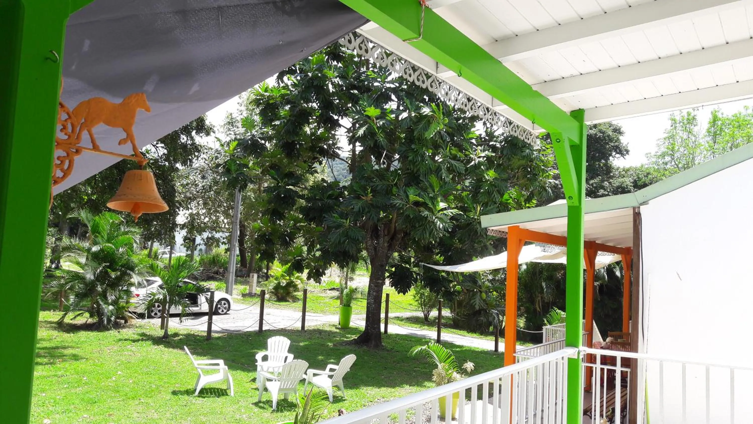 Garden in Bungalow PAPAYE