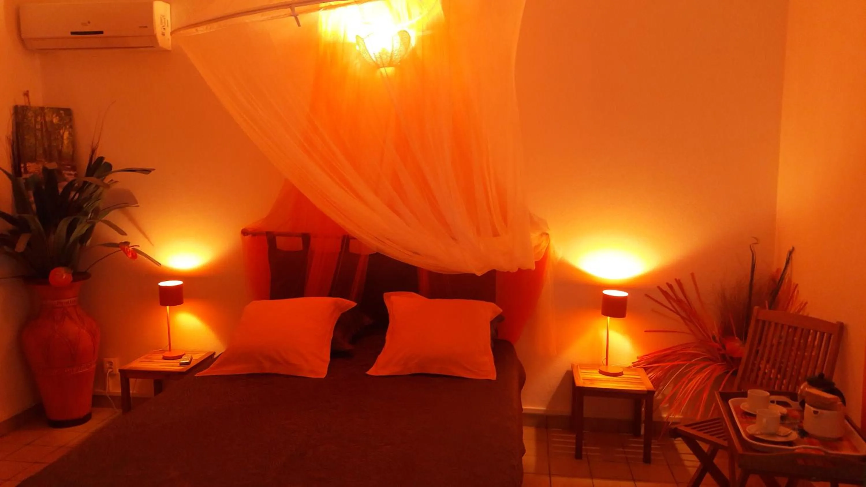 Coffee/tea facilities, Bed in Bungalow PAPAYE