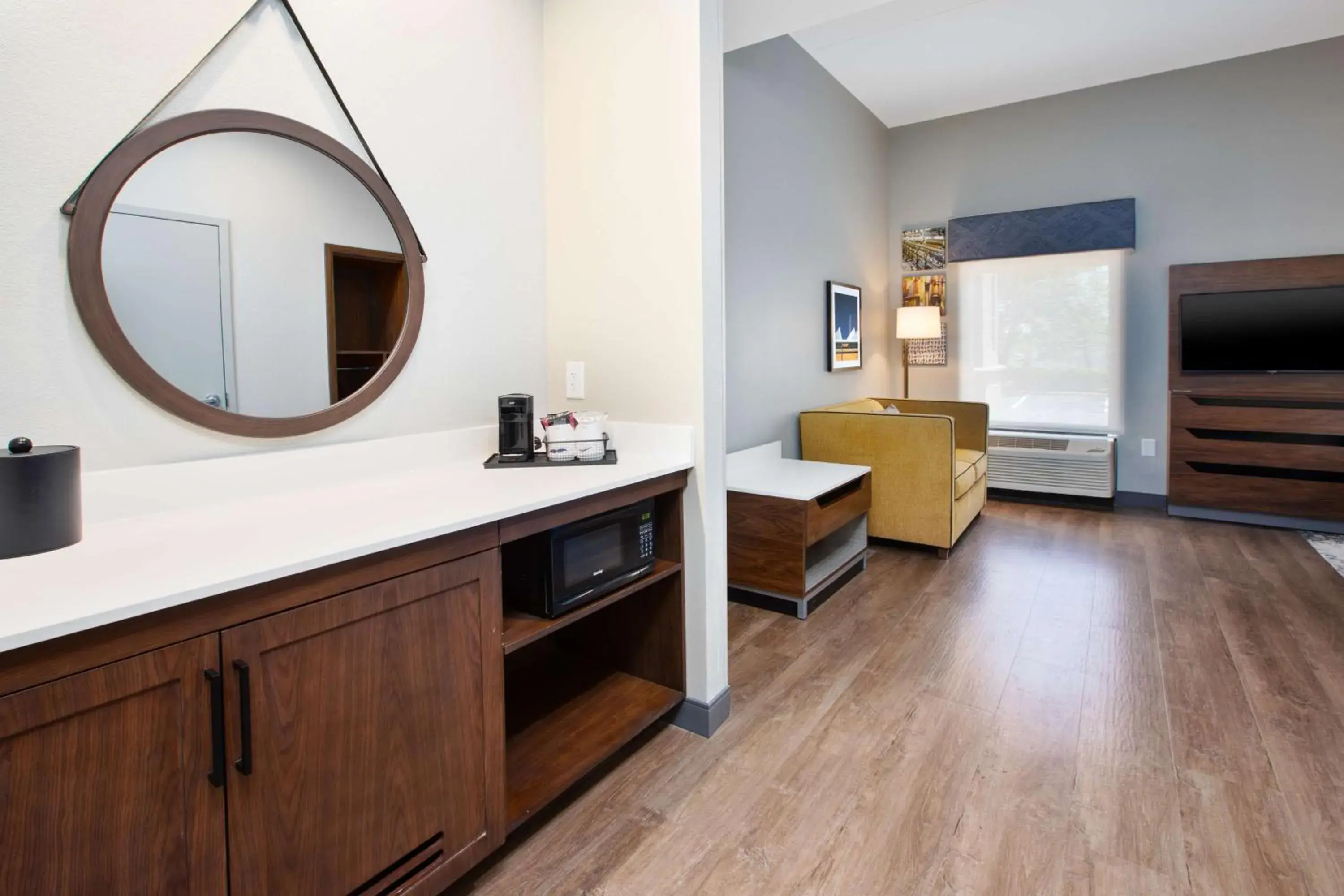 Photo of the whole room in Hampton Inn & Suites Spartanburg-I-26-Westgate Mall Photo of the whole room in Hampton Inn & Suites Spartanburg-I-26-Westgate Mall