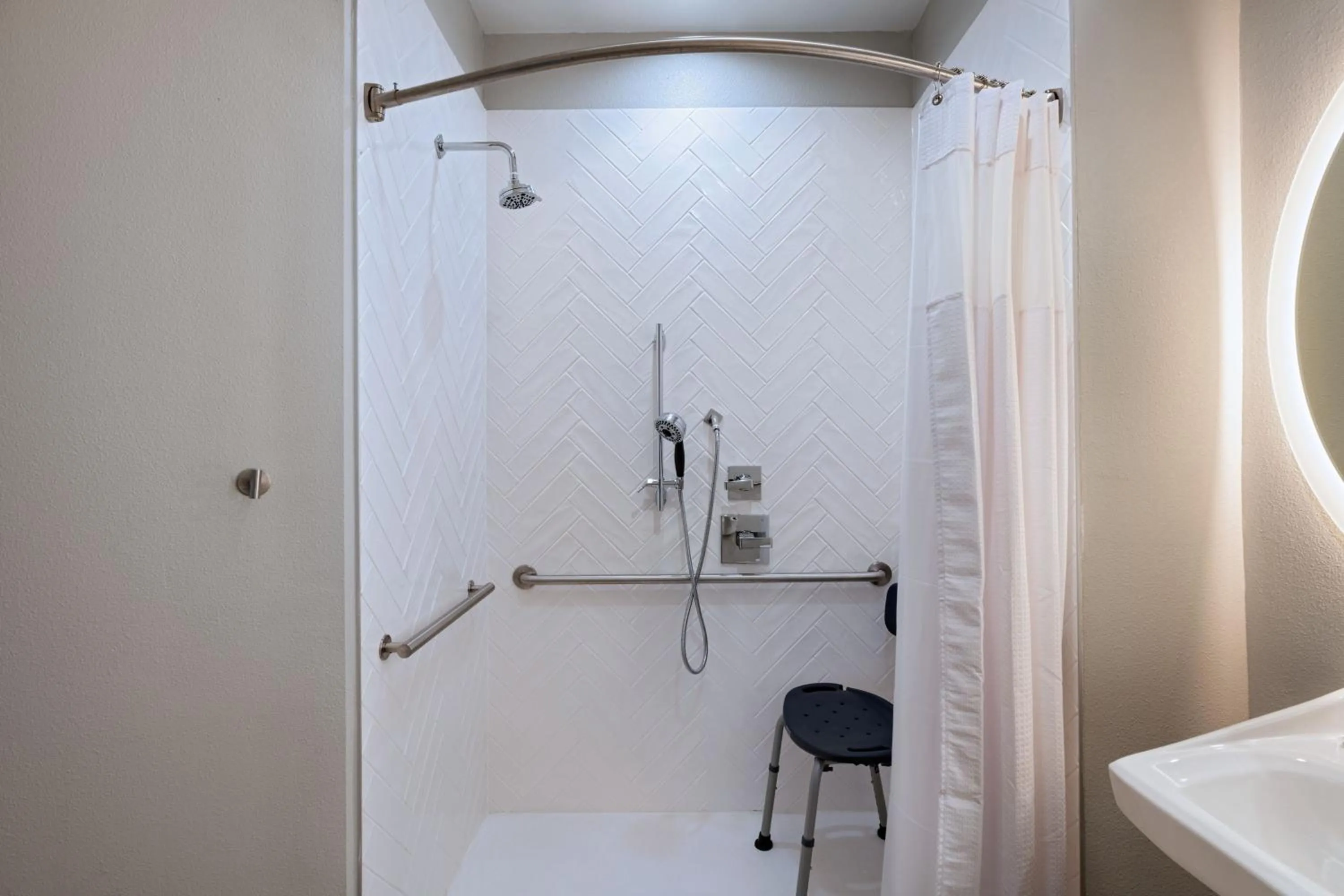 Bathroom in TownePlace Suites by Marriott Weatherford