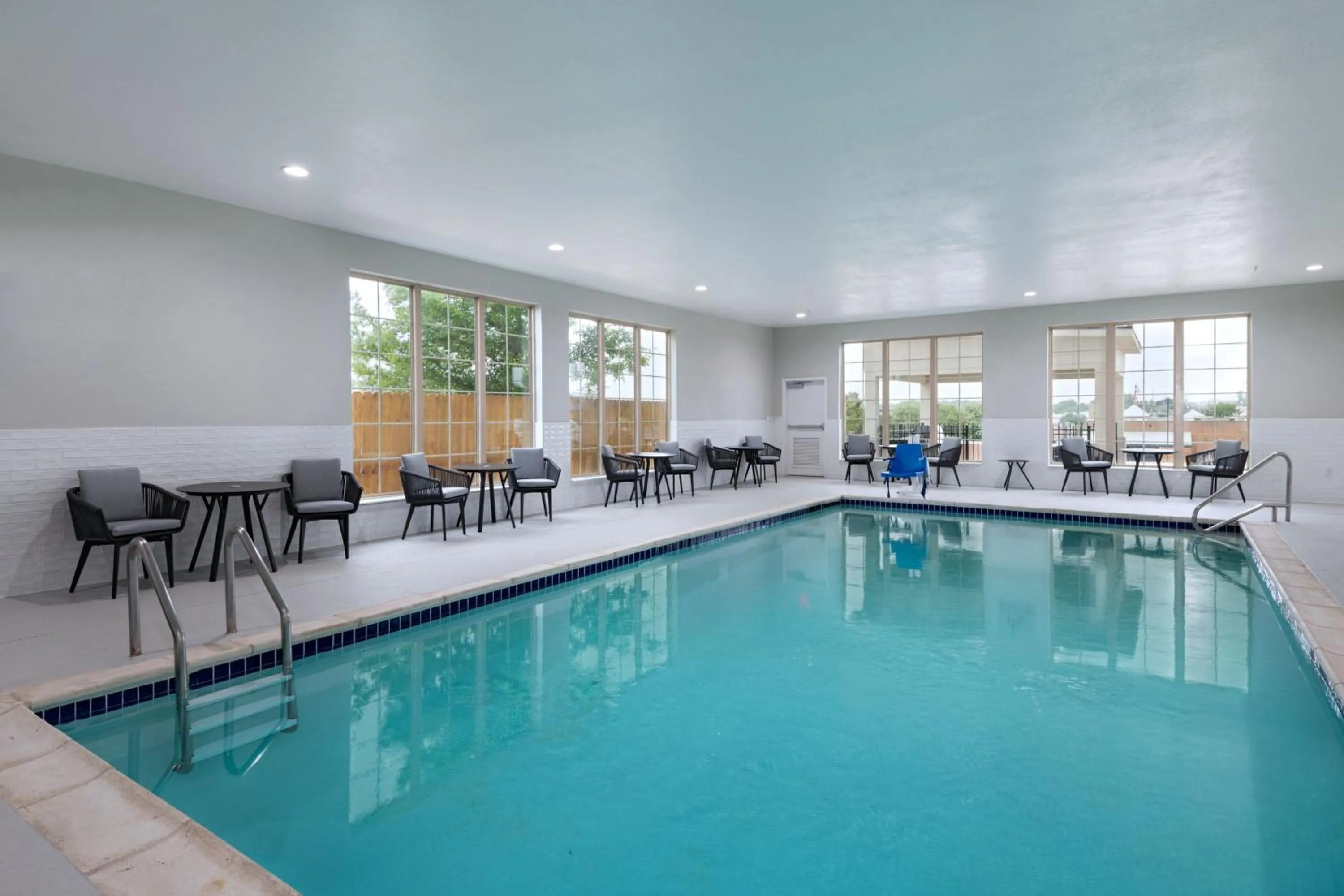 Swimming pool in TownePlace Suites by Marriott Weatherford