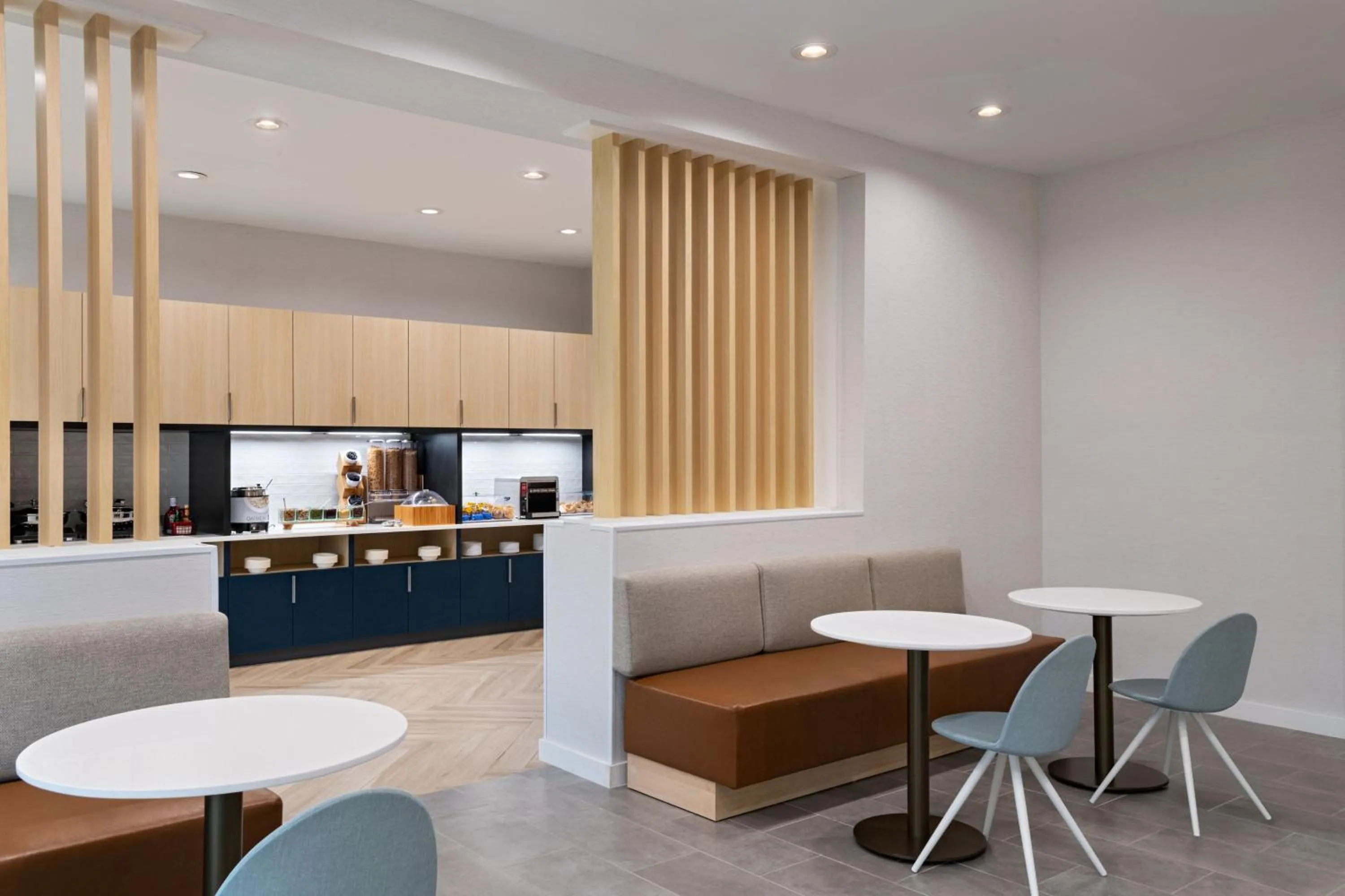 Breakfast in Woodland Suites