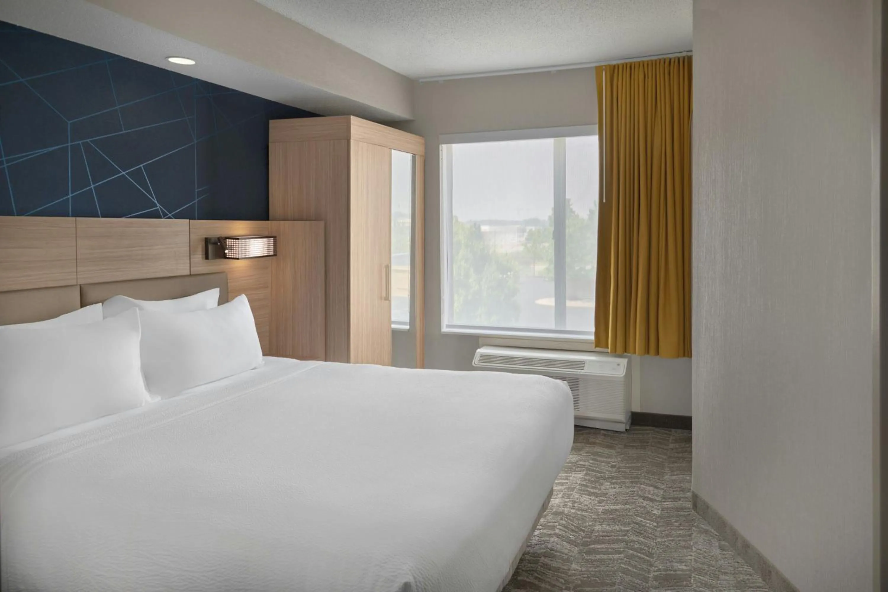 Photo of the whole room, Bed in SpringHill Suites by Marriott Lansing