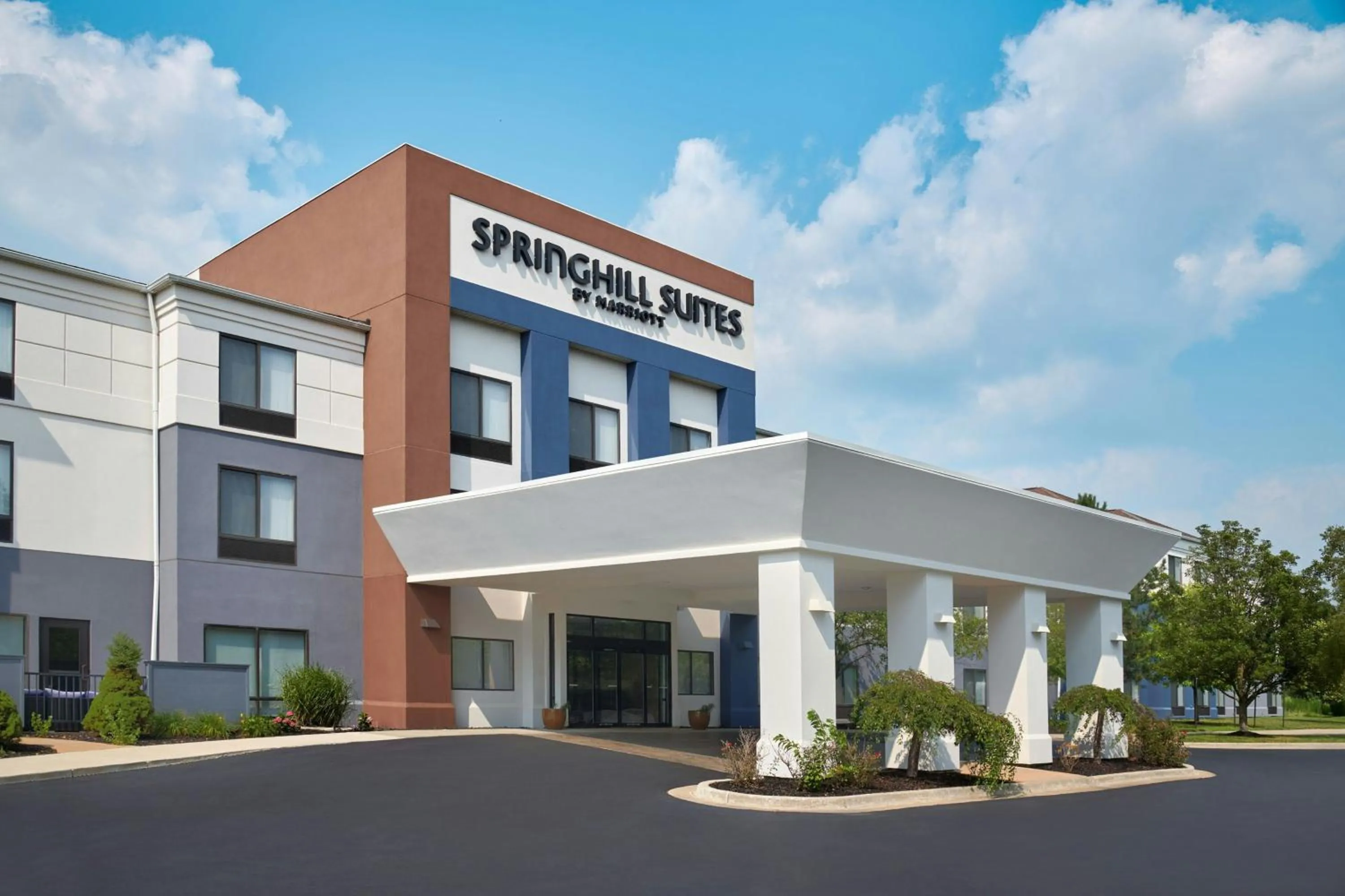 Property building in SpringHill Suites by Marriott Lansing