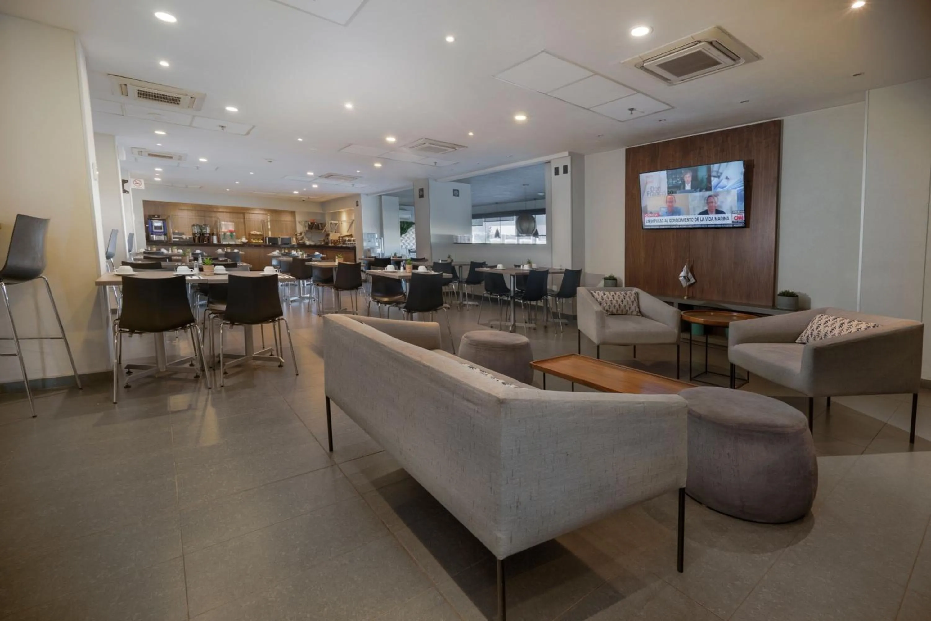 Breakfast in City Express by Marriott Santiago Aeropuerto