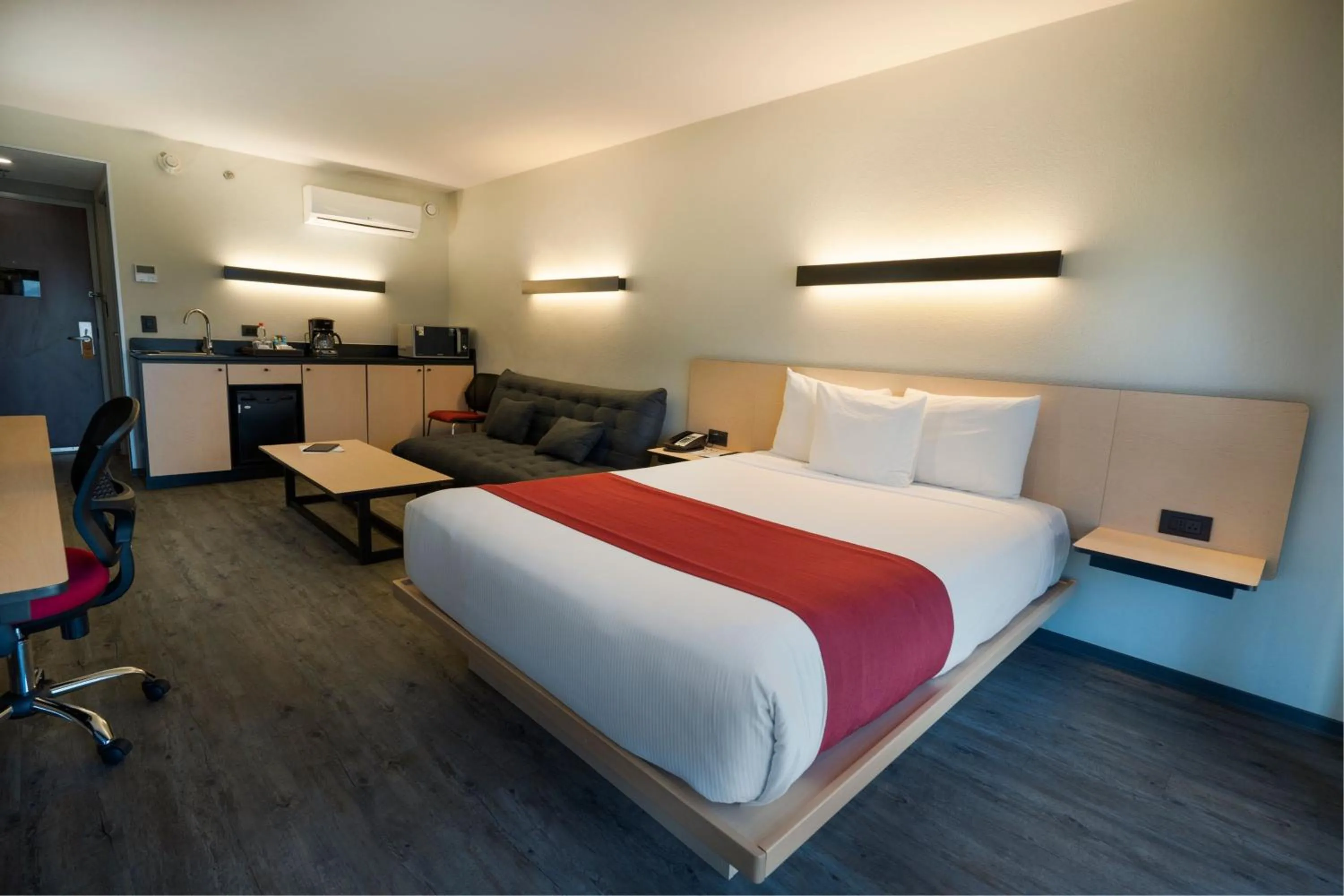 Bedroom, Bed in City Express by Marriott Santiago Aeropuerto