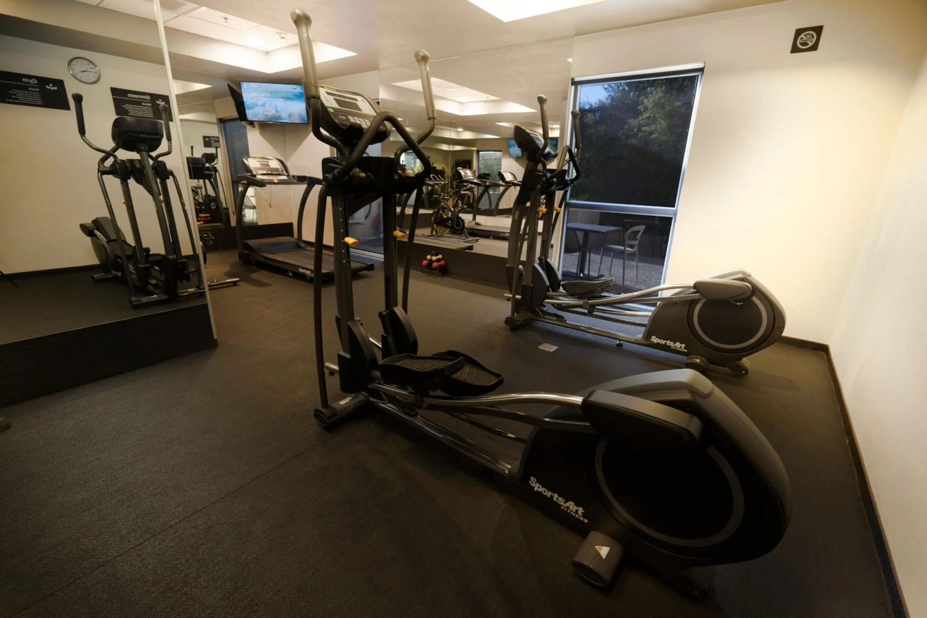 Fitness centre/facilities in City Express by Marriott Santiago Aeropuerto