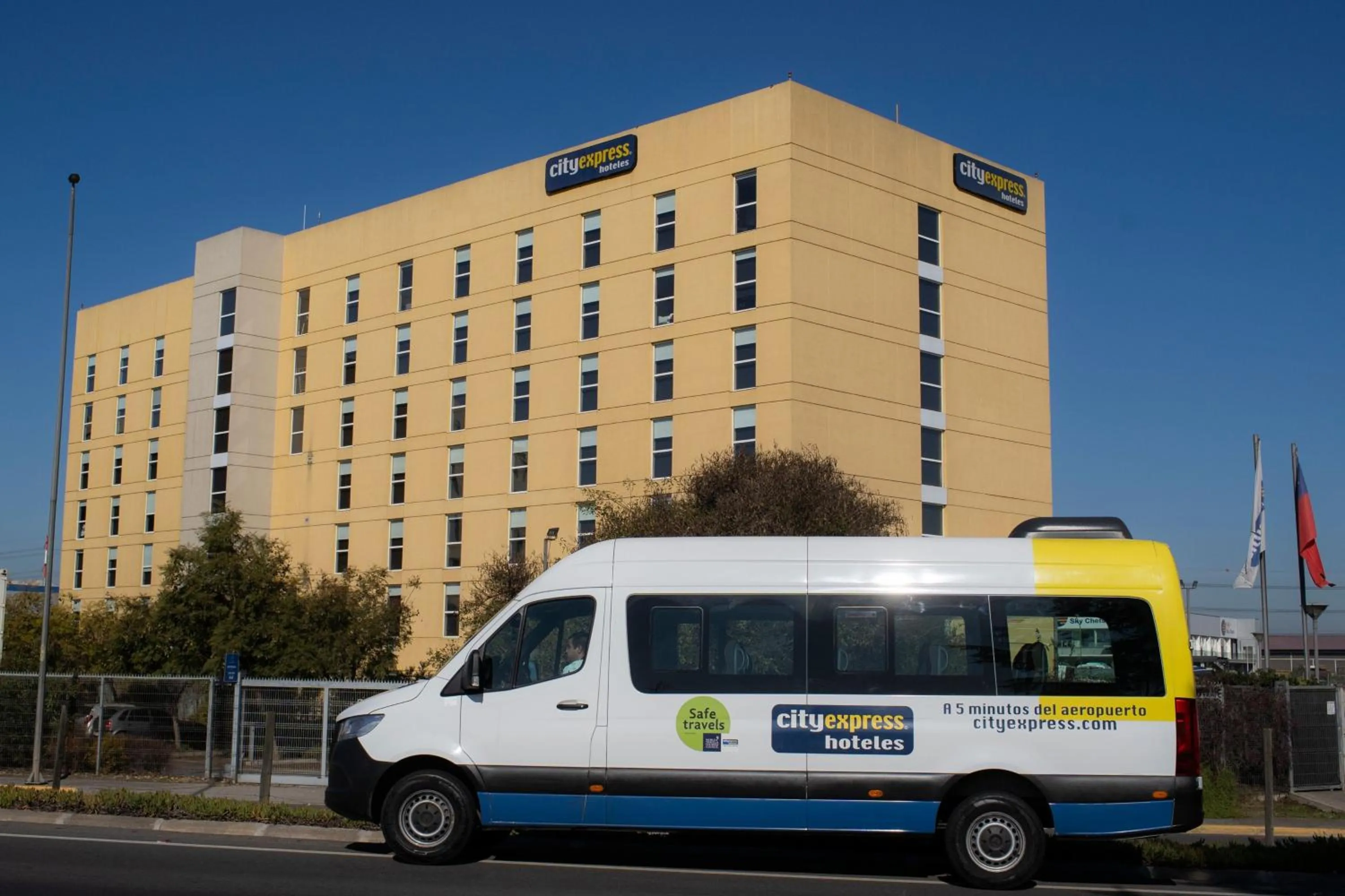 Property building in City Express by Marriott Santiago Aeropuerto