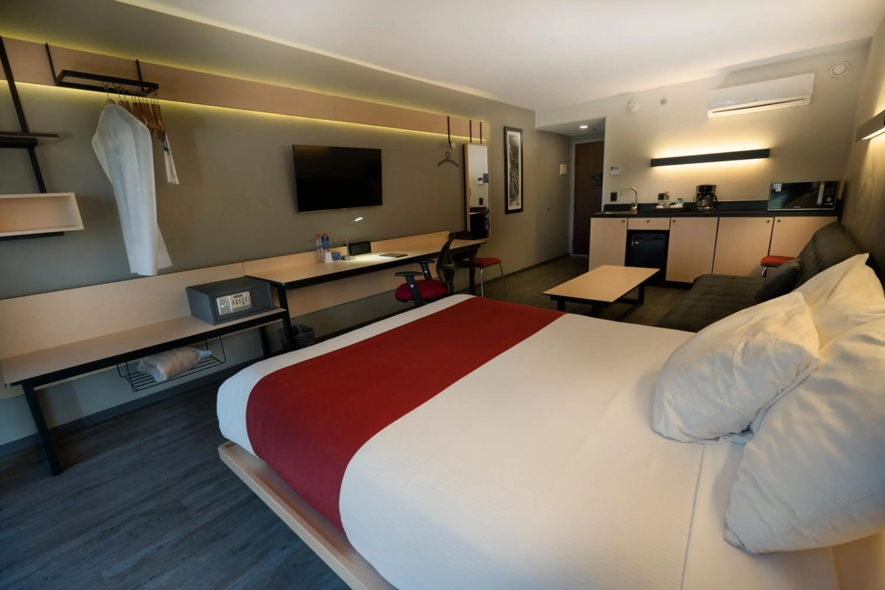 Bedroom, Bed in City Express by Marriott Santiago Aeropuerto