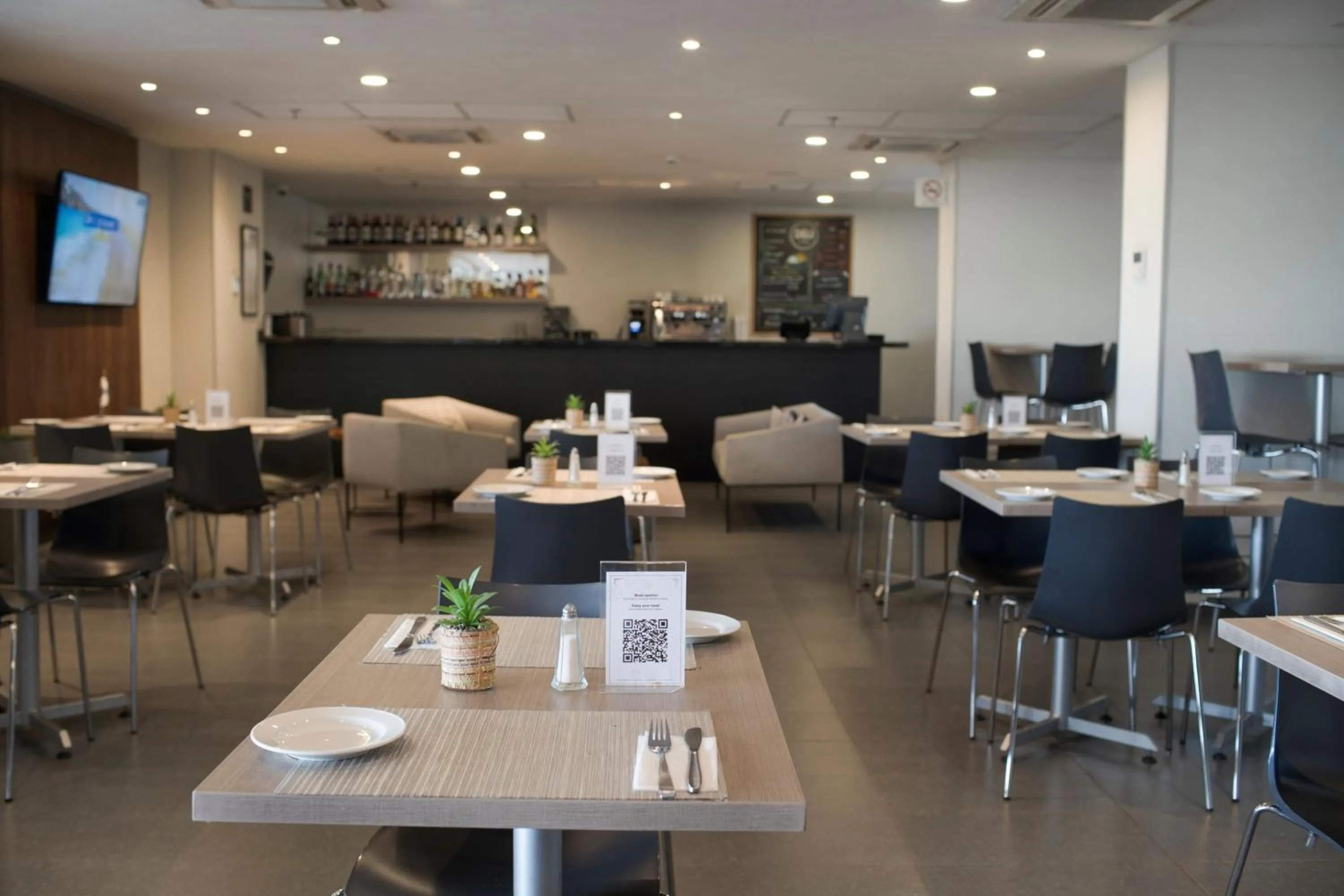 Lounge or bar in City Express by Marriott Santiago Aeropuerto