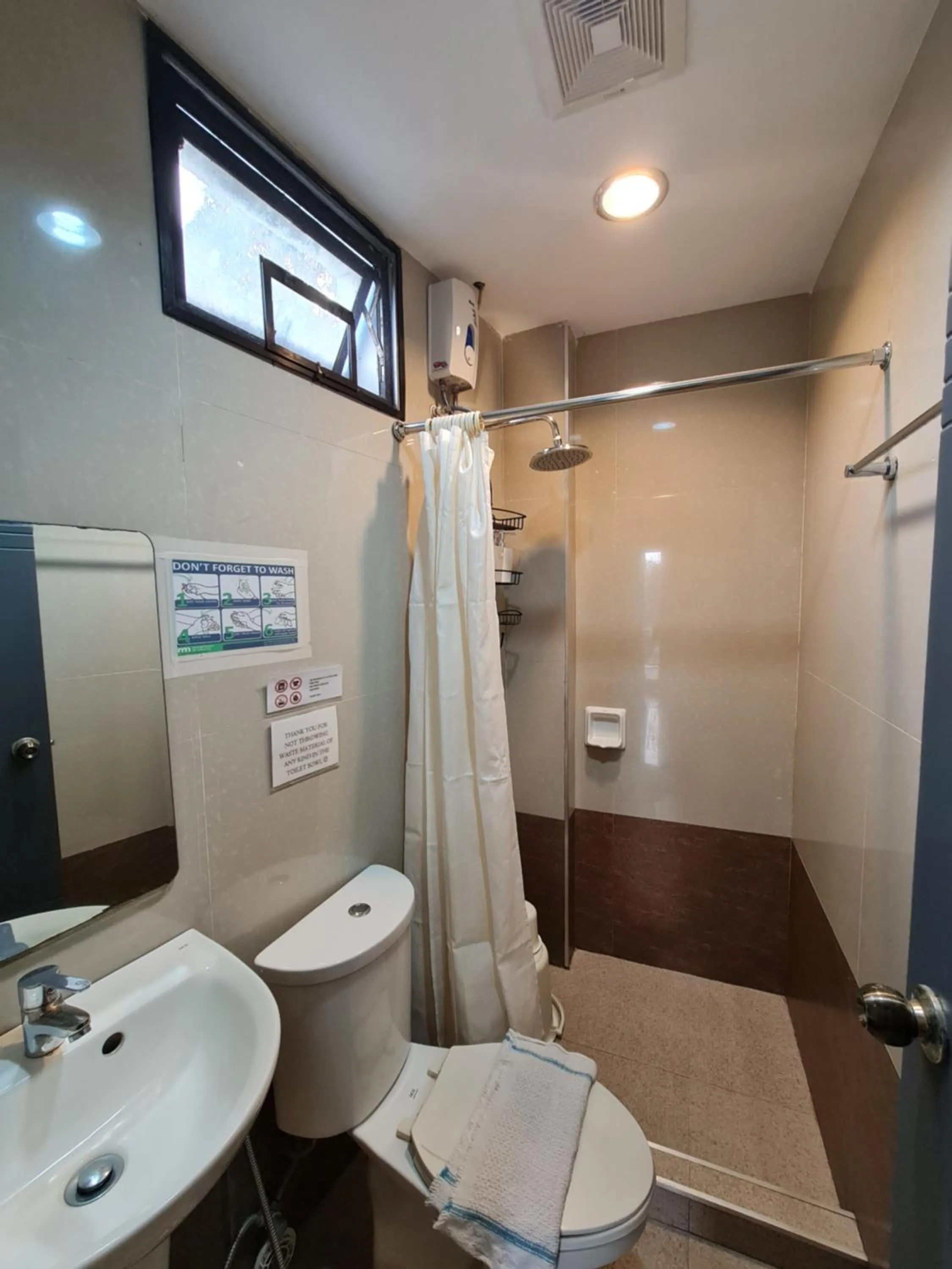 Bathroom in Bayview Country Inn El Nido