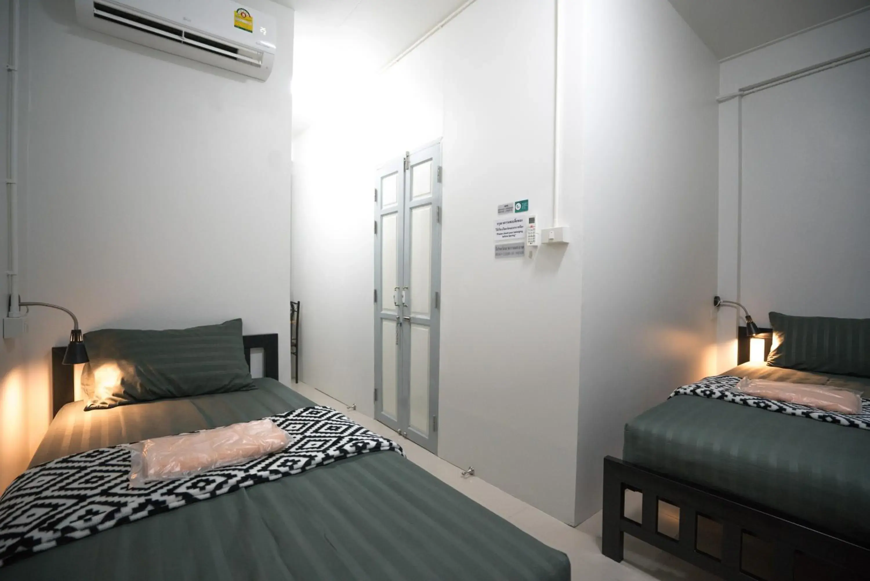 Budget Twin Room in Dhub Hostel Donmueng Budget Twin Room in Dhub Hostel Donmueng