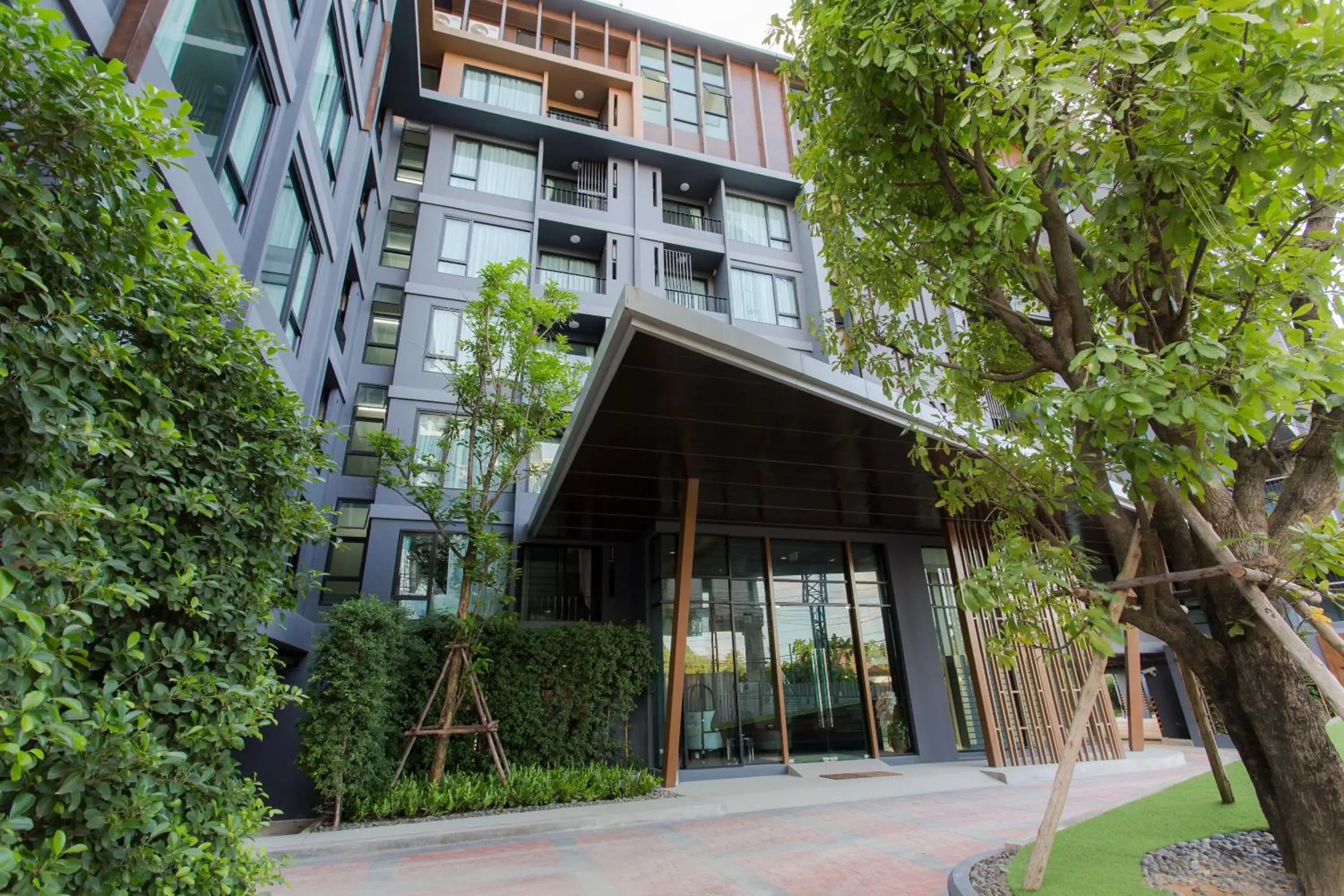 Property building in 6th Avenue Surin Beach - Official Account Property building in 6th Avenue Surin Beach - Official Account