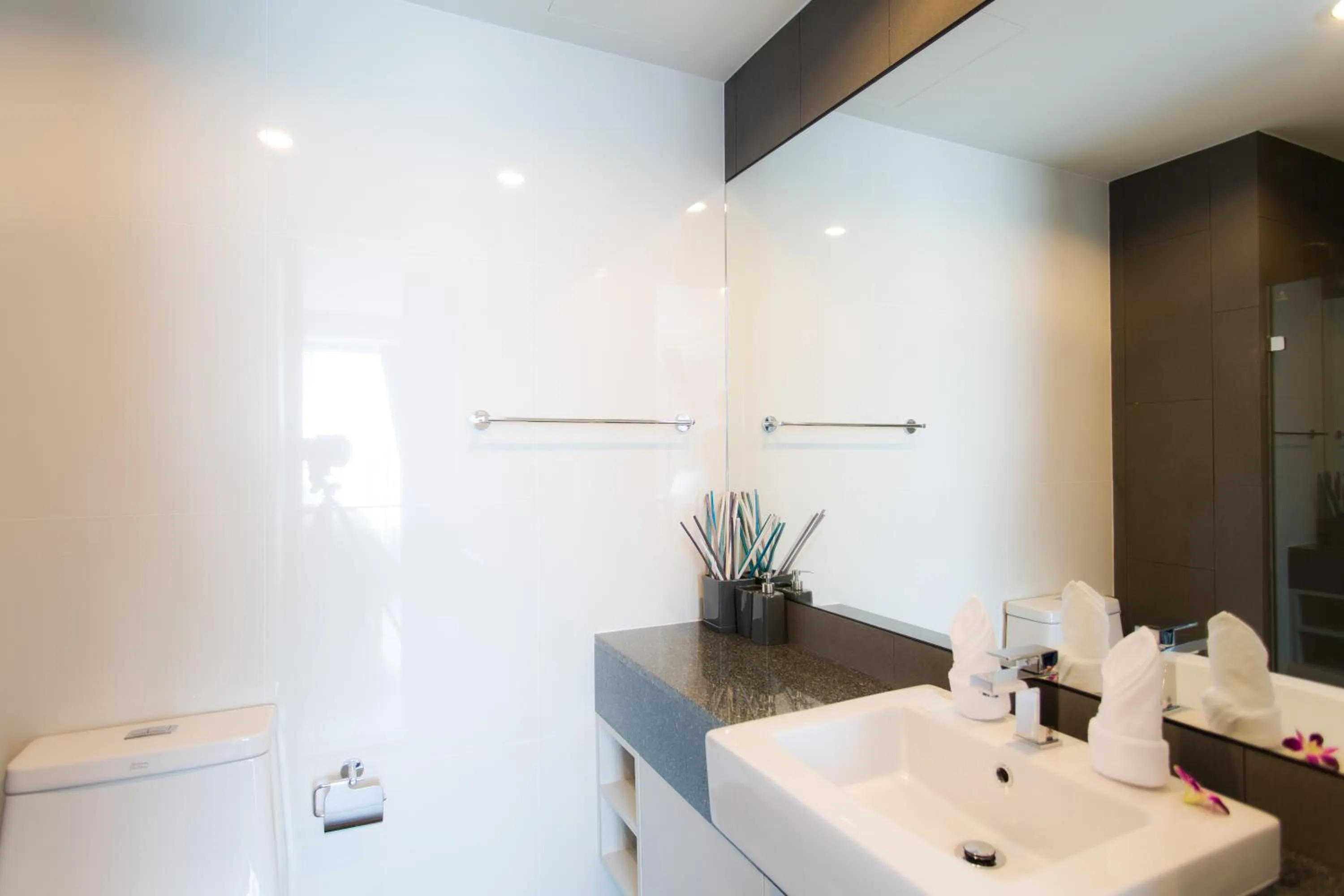 Bathroom in 6th Avenue Surin Beach - Official Account