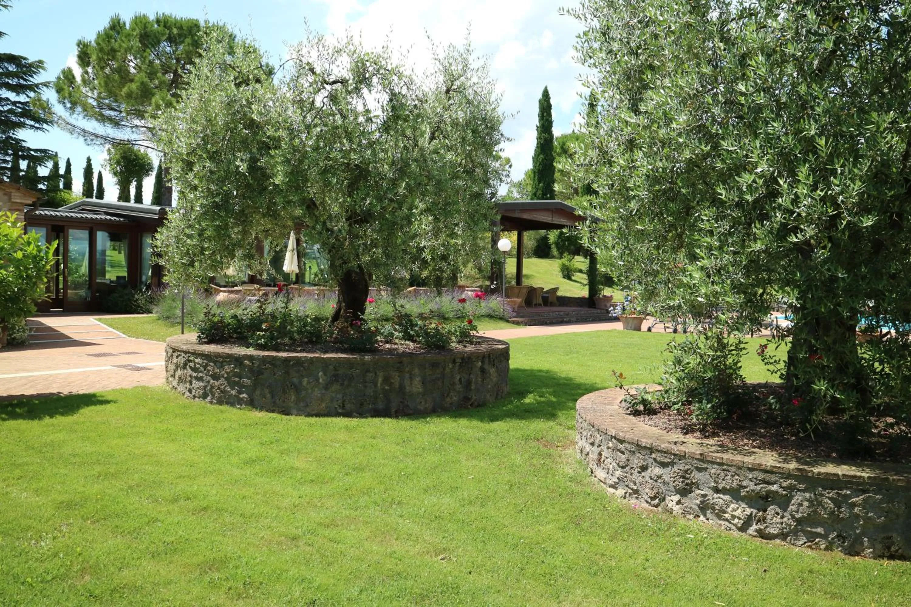 Garden view in Agriturismo La Sovana