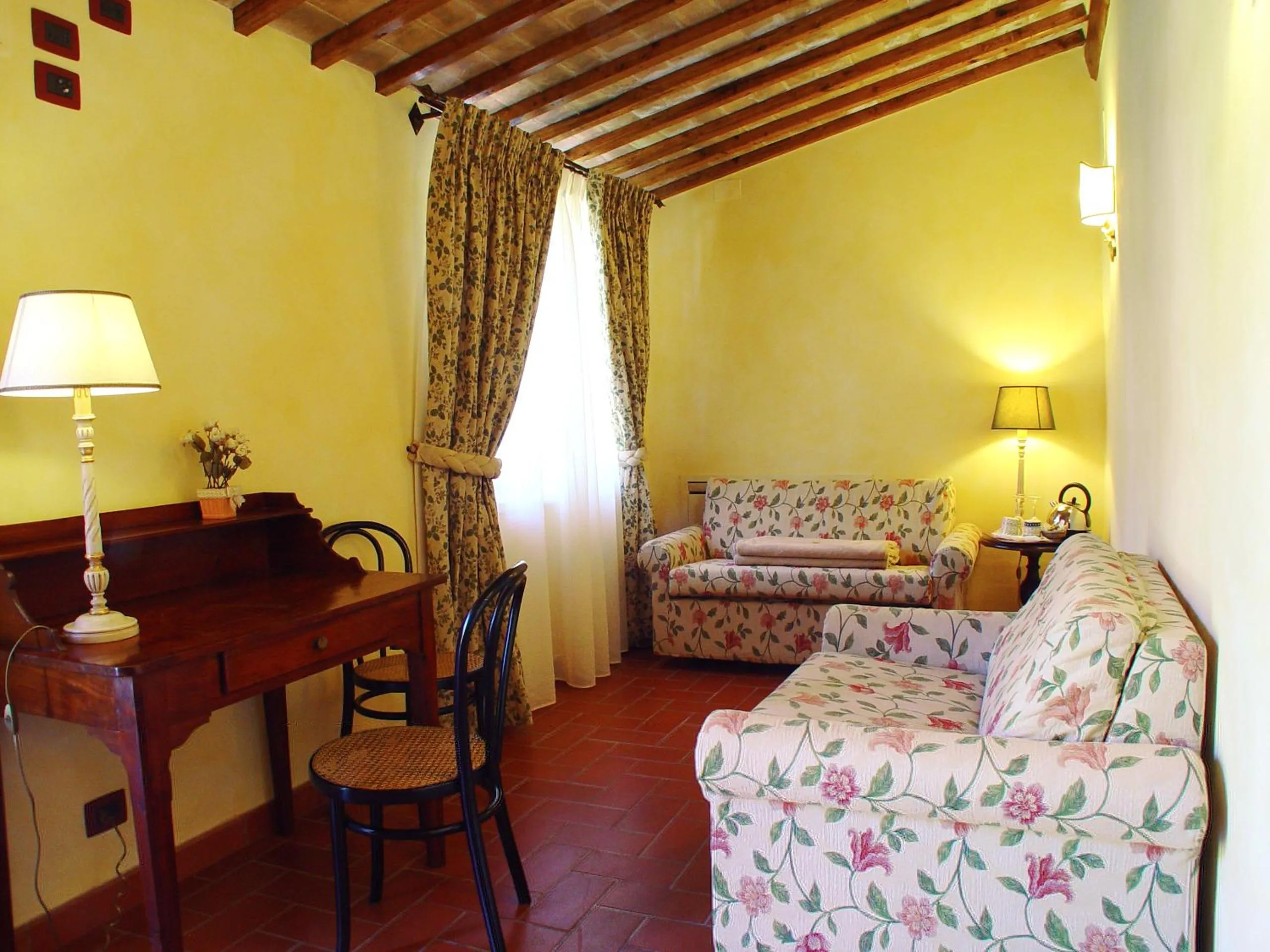 Day, Bed in Agriturismo La Sovana
