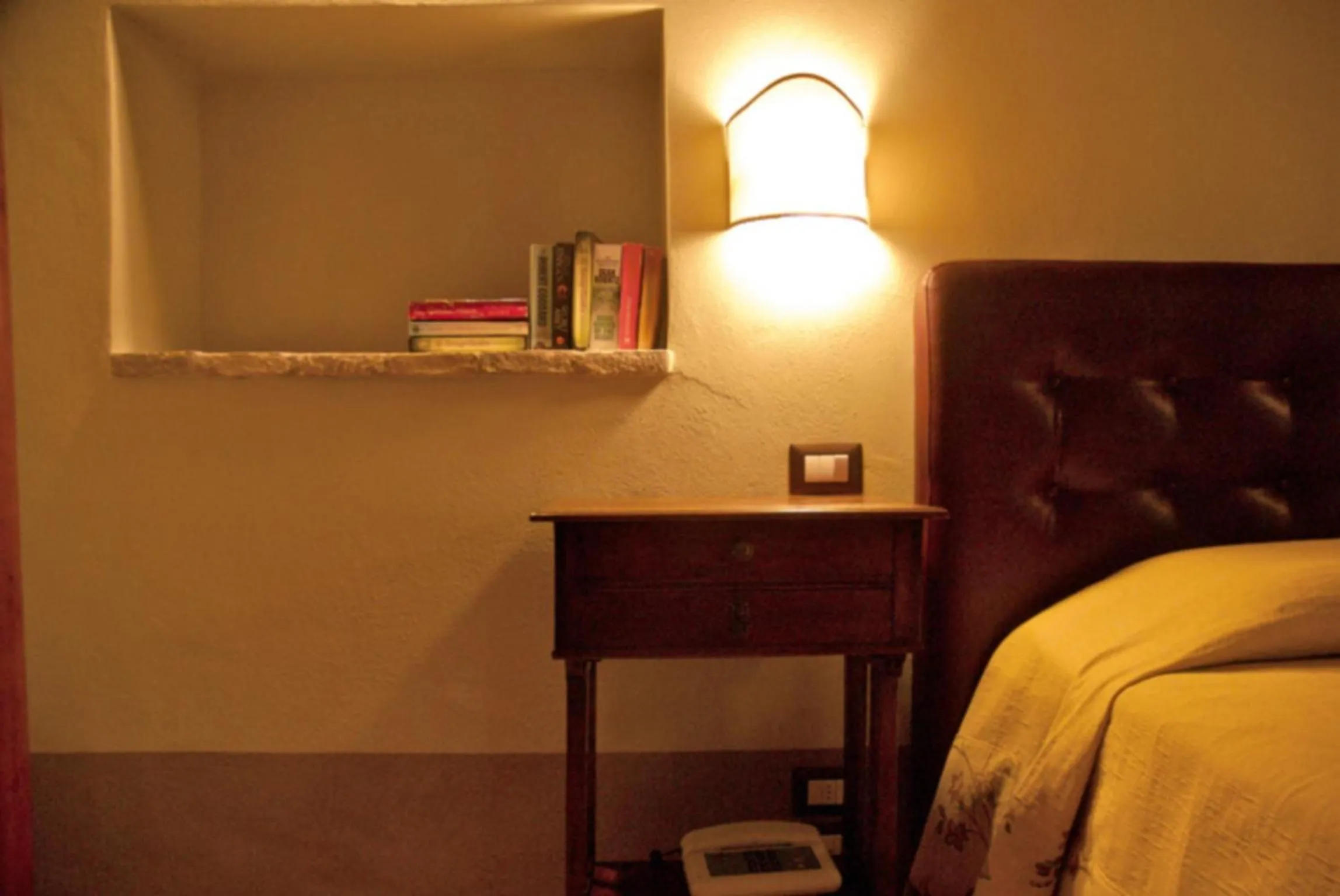 Decorative detail, Bed in Agriturismo La Sovana