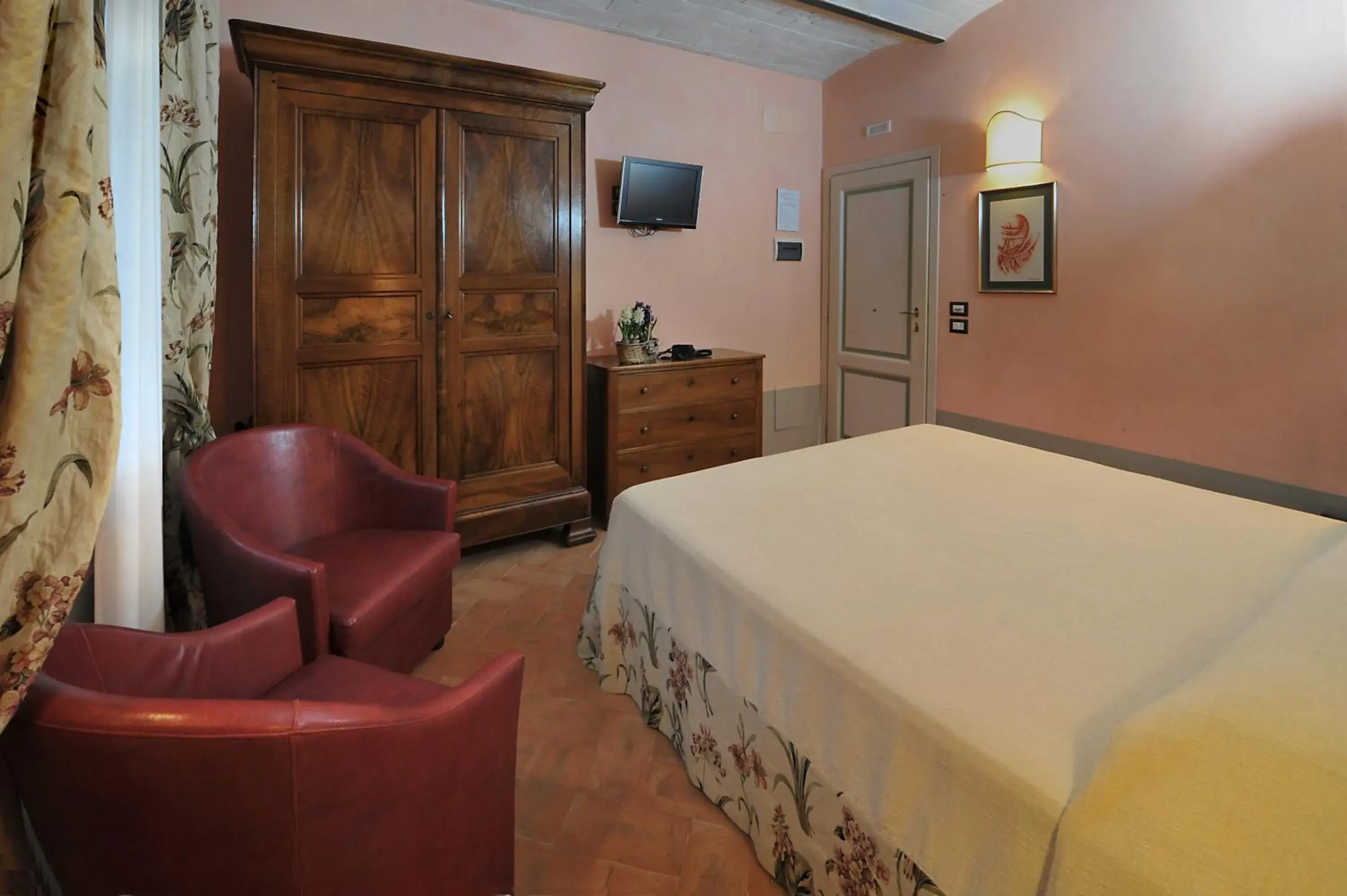 Photo of the whole room, Bed in Agriturismo La Sovana Photo of the whole room, Bed in Agriturismo La Sovana