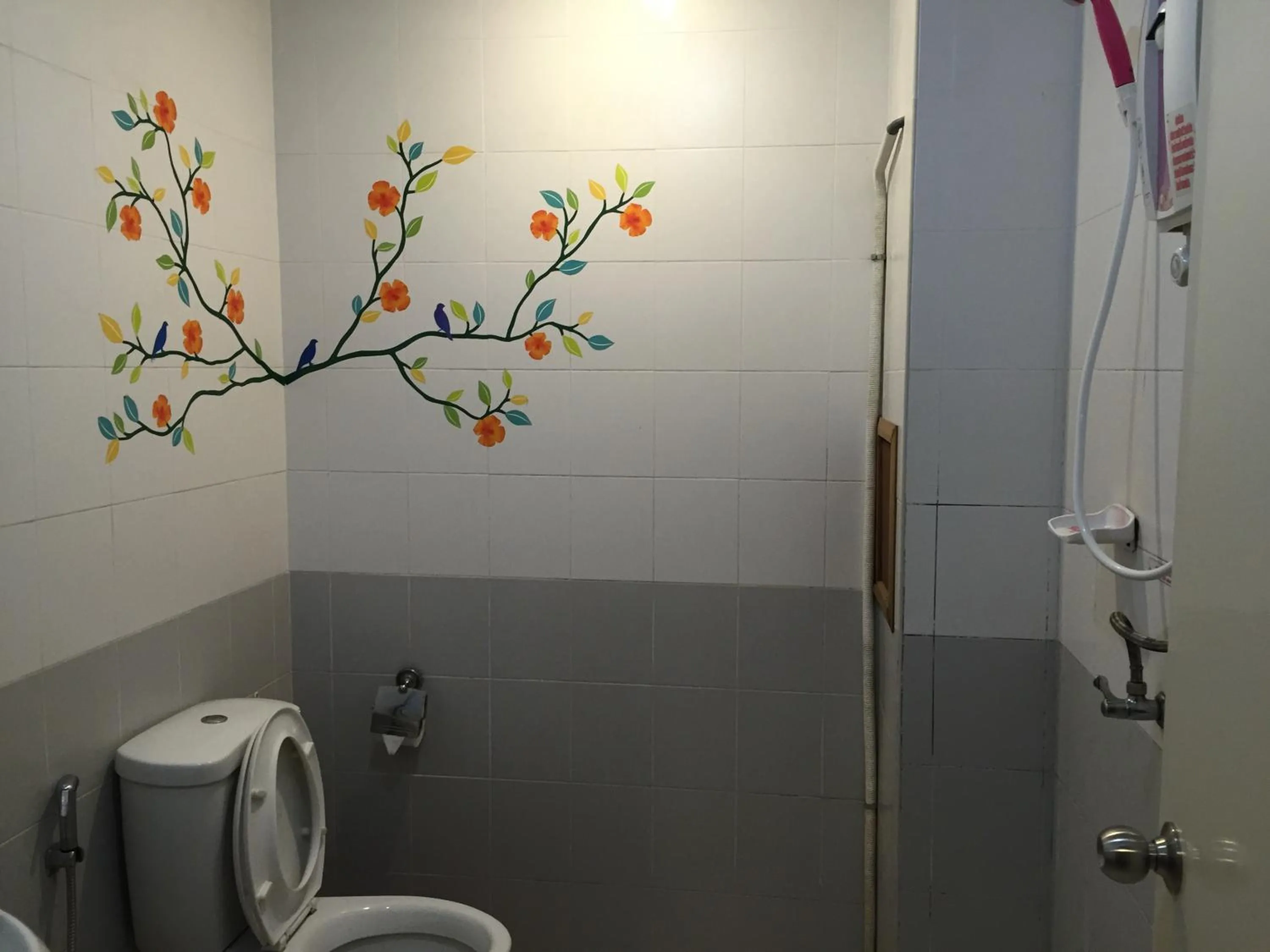 Toilet in Nawaporn Place