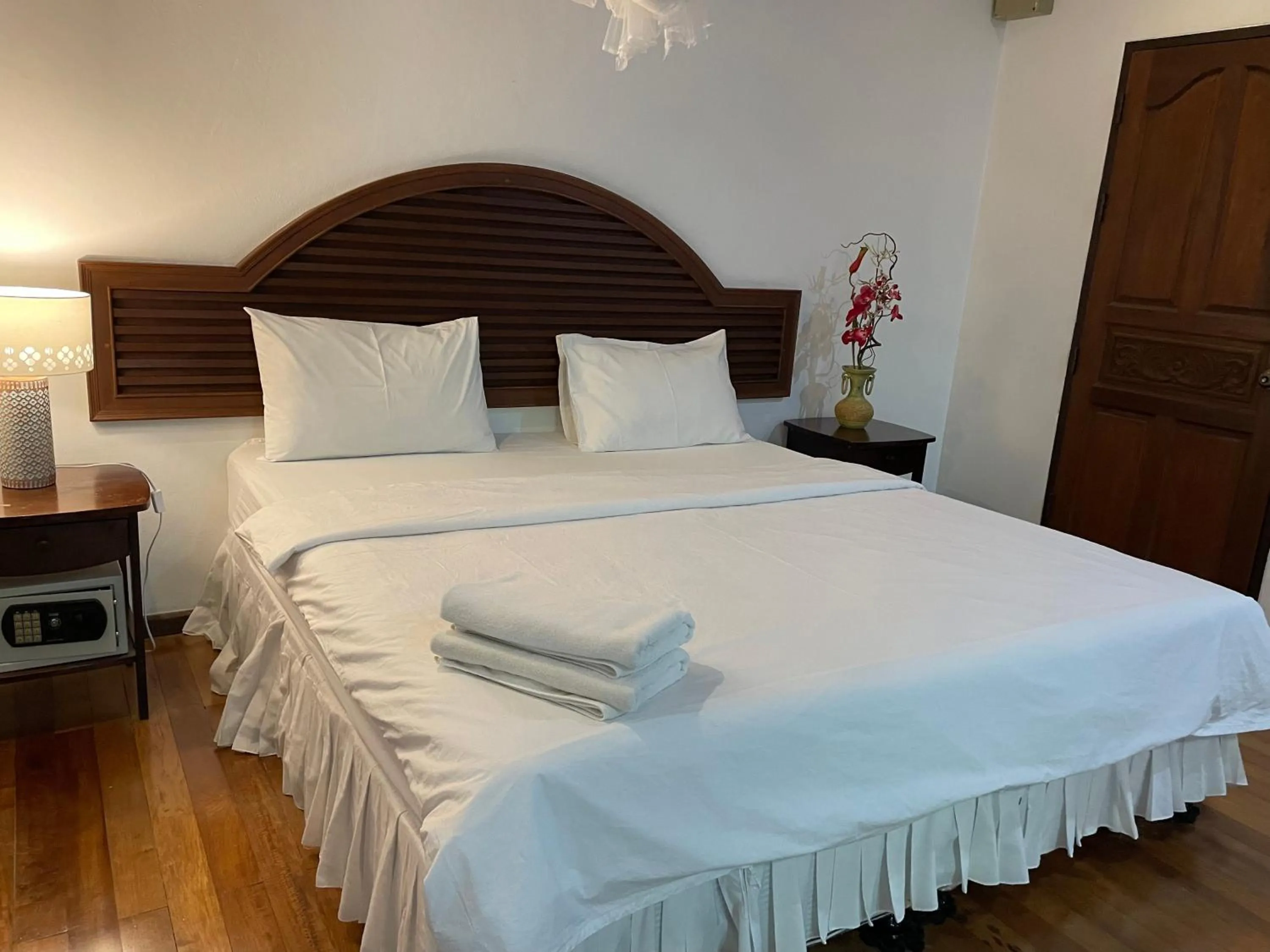 Bed in Nawaporn Place