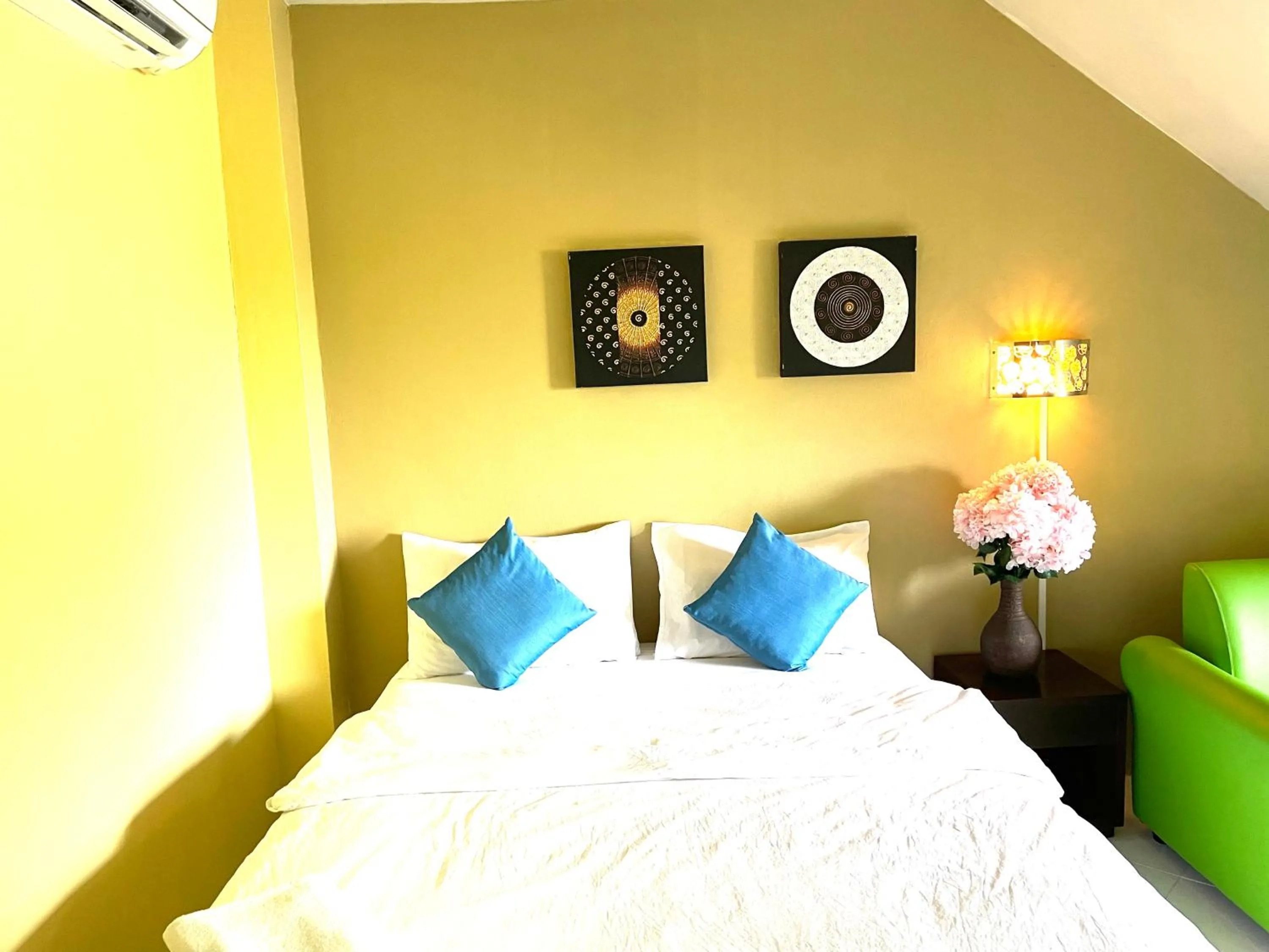 Bed in Nawaporn Place