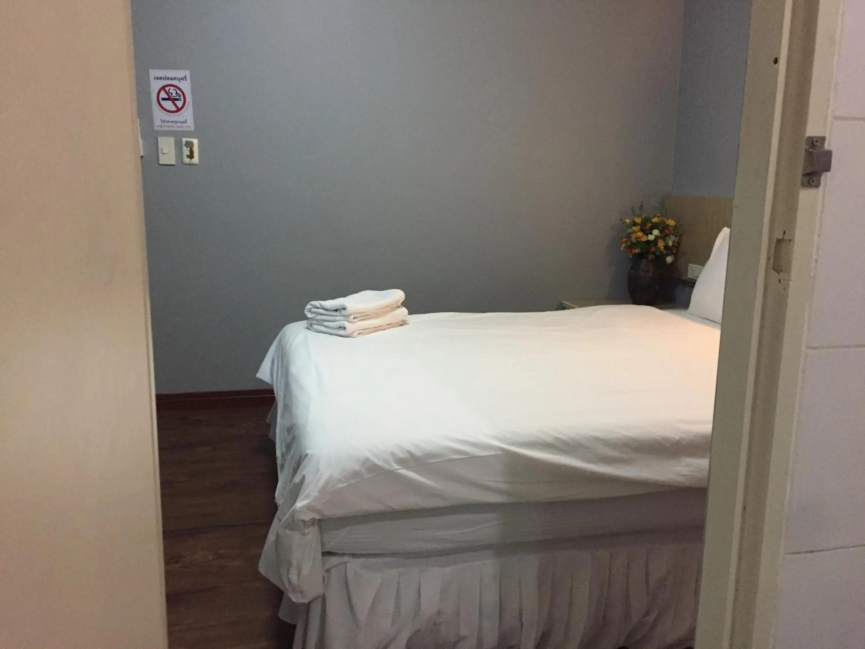 Bedroom, Bed in Nawaporn Place