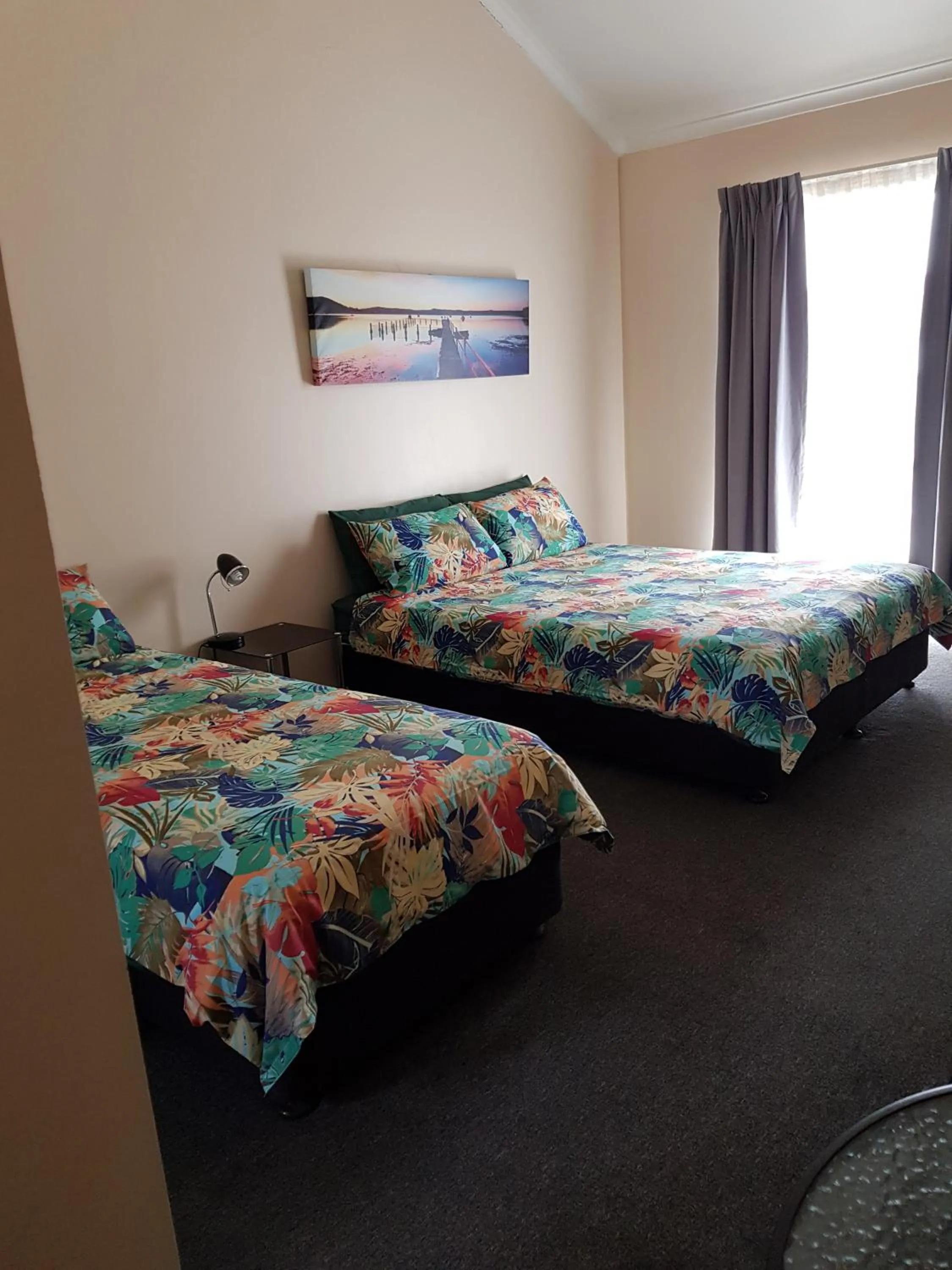 Bedroom in Wentworth Central Motor Inn