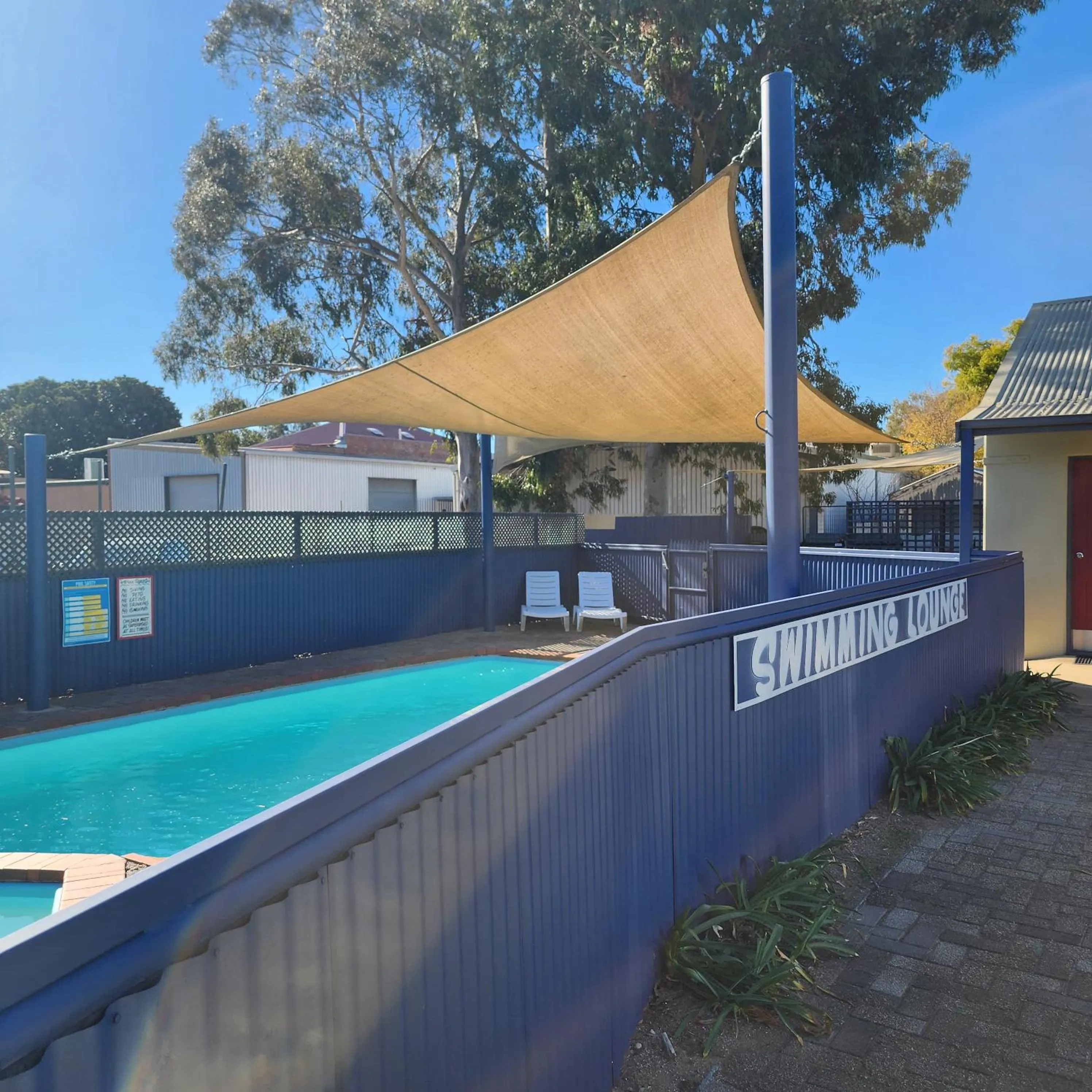 Property building in Wentworth Central Motor Inn