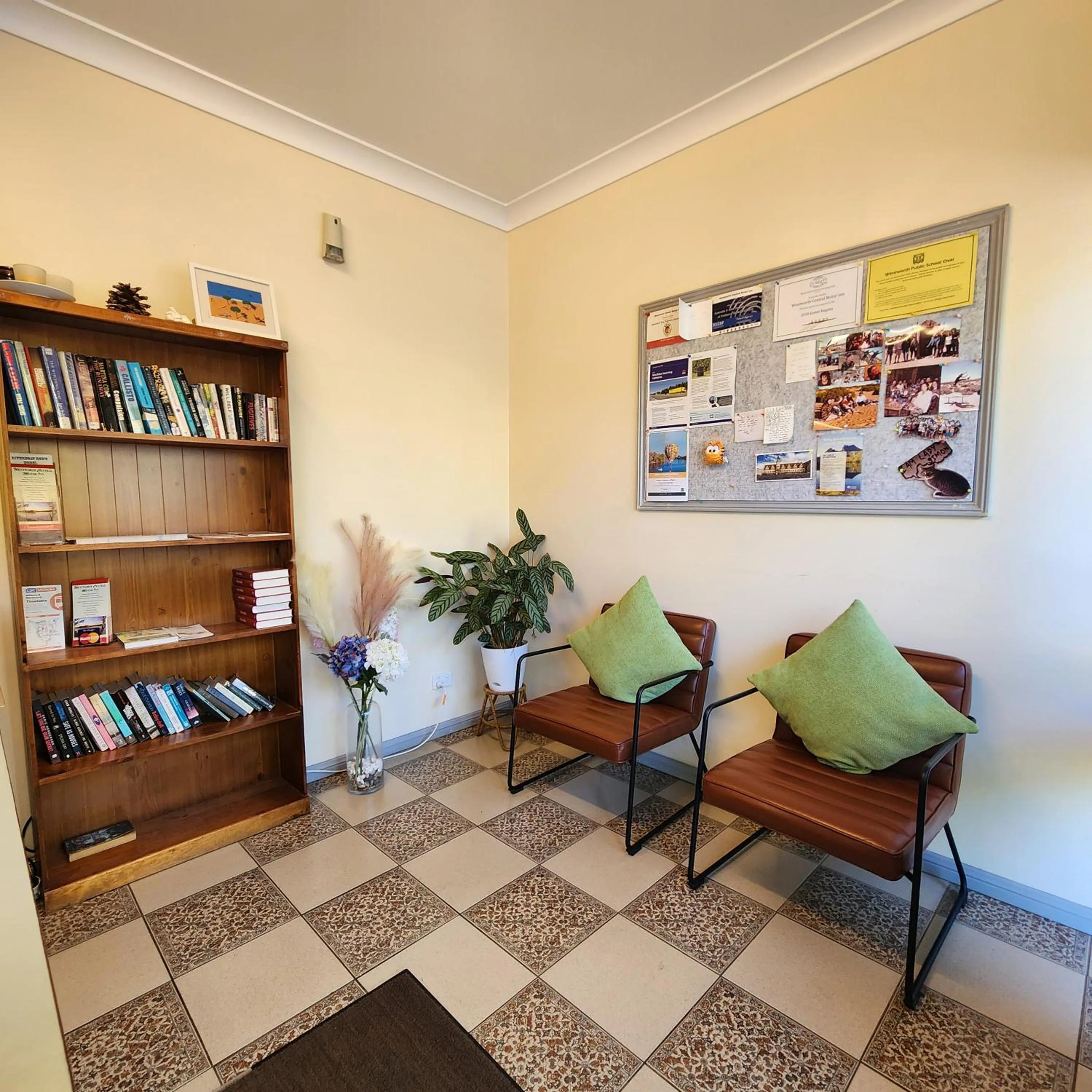 Facade/entrance in Wentworth Central Motor Inn