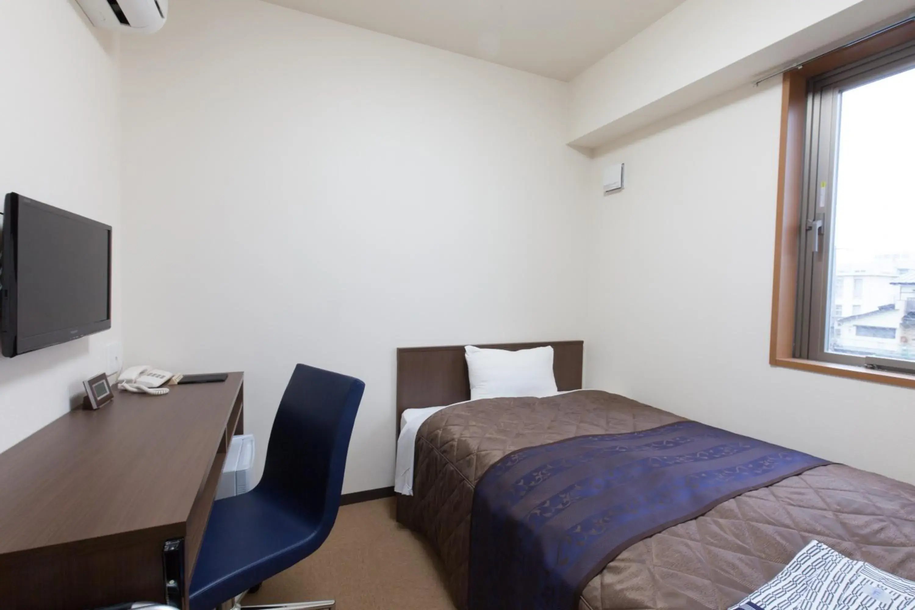 Single Room with Shared Bathroom - New Building - Smoking in Hotel Wakamatsu Excel Single Room with Shared Bathroom - New Building - Smoking in Hotel Wakamatsu Excel