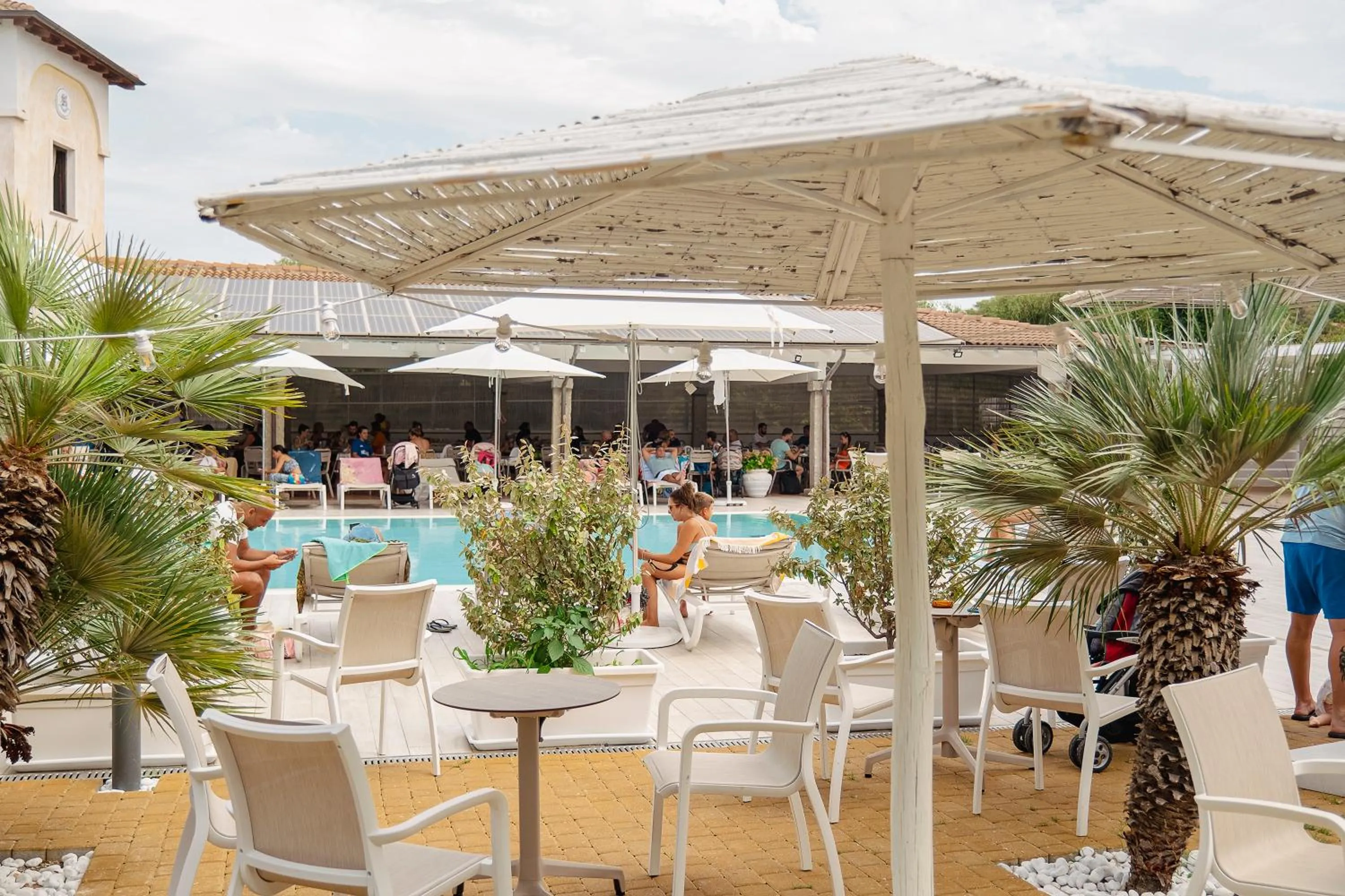 People, Restaurant/Places to Eat in Amareclub Le Rose