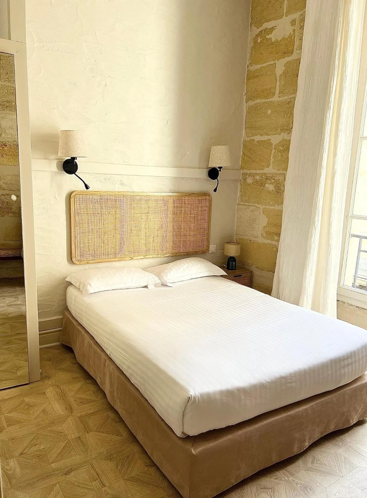 Bed in Hôtel La Tour Intendance