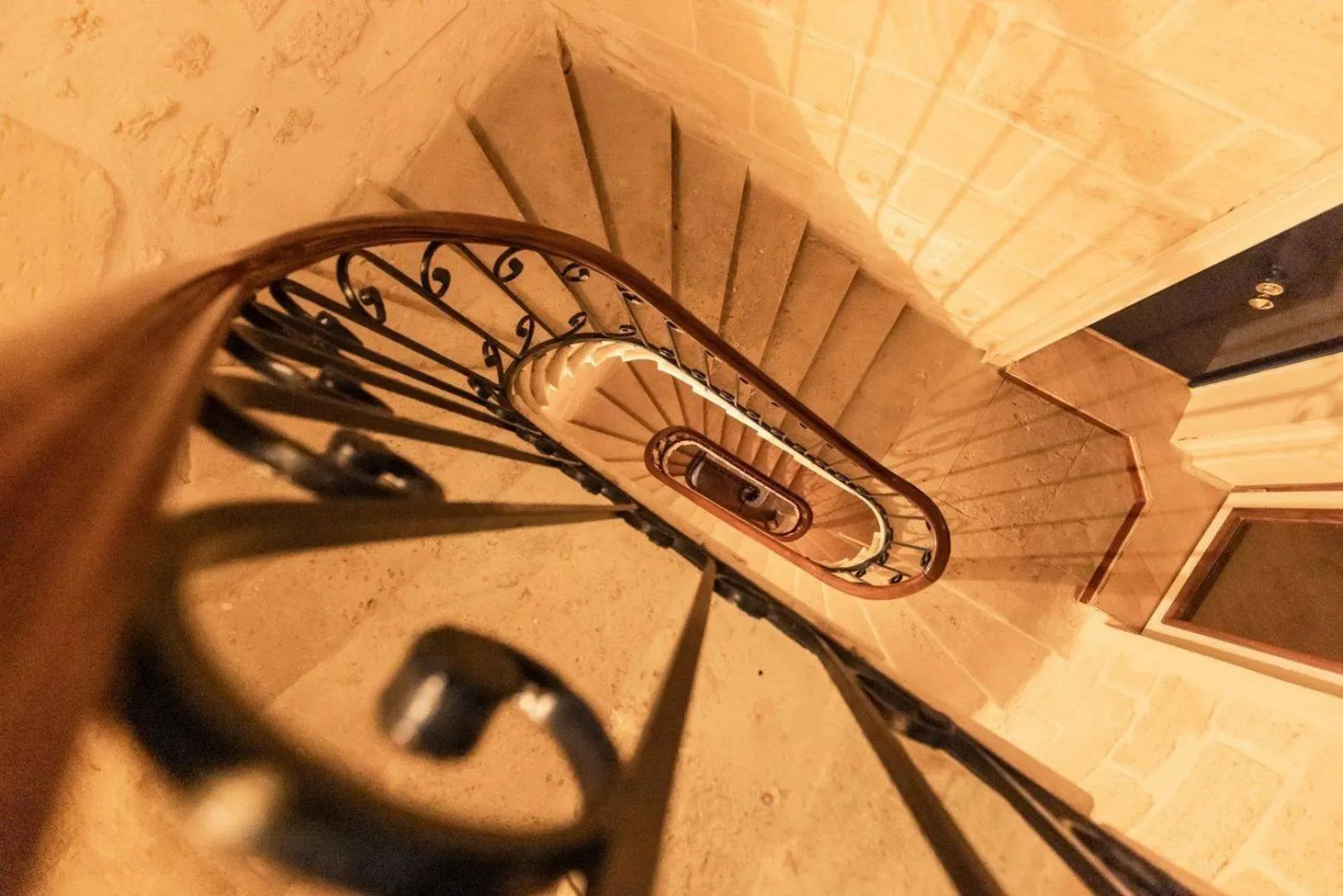 Property building in Hôtel La Tour Intendance