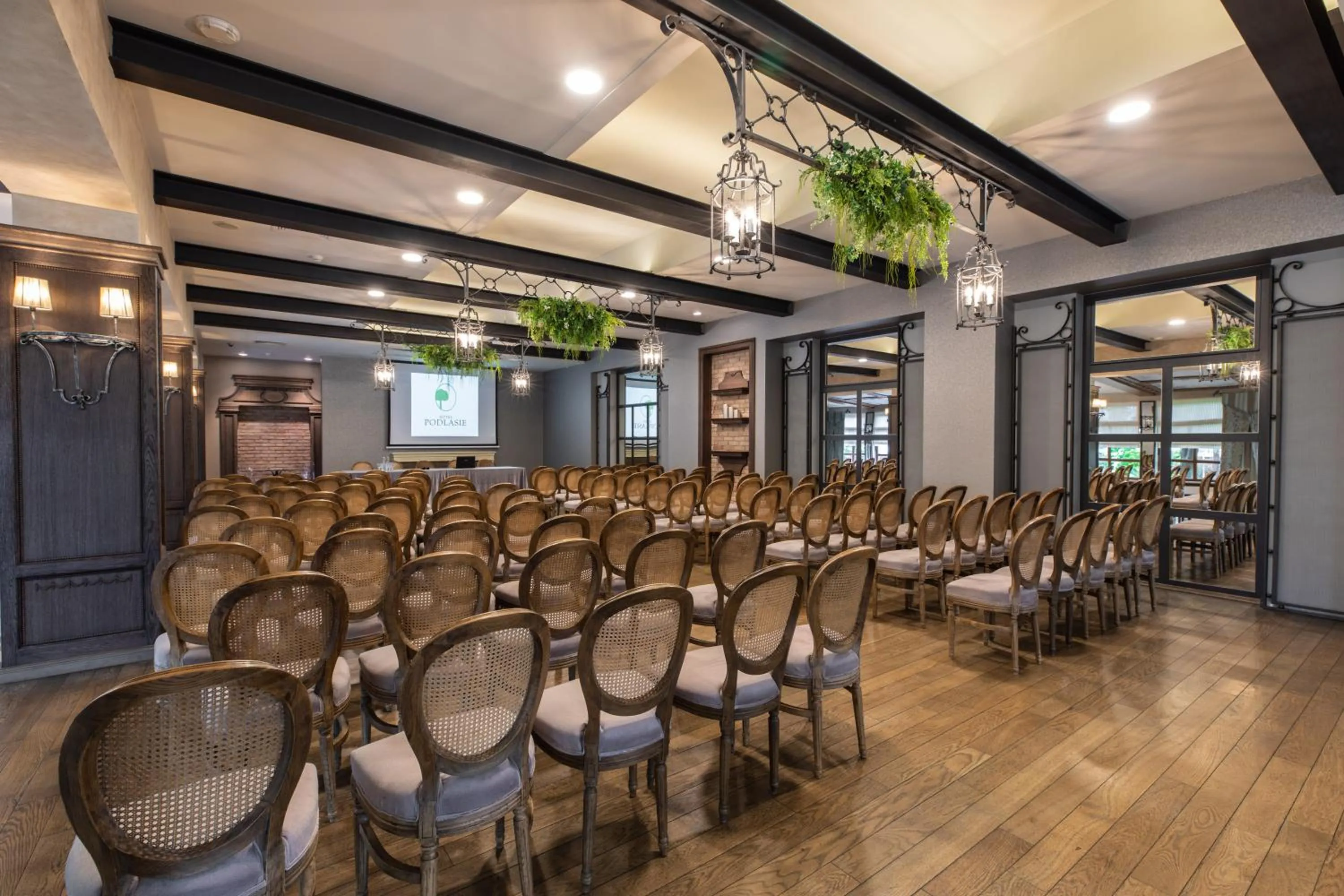 Restaurant/places to eat in Hotel Podlasie