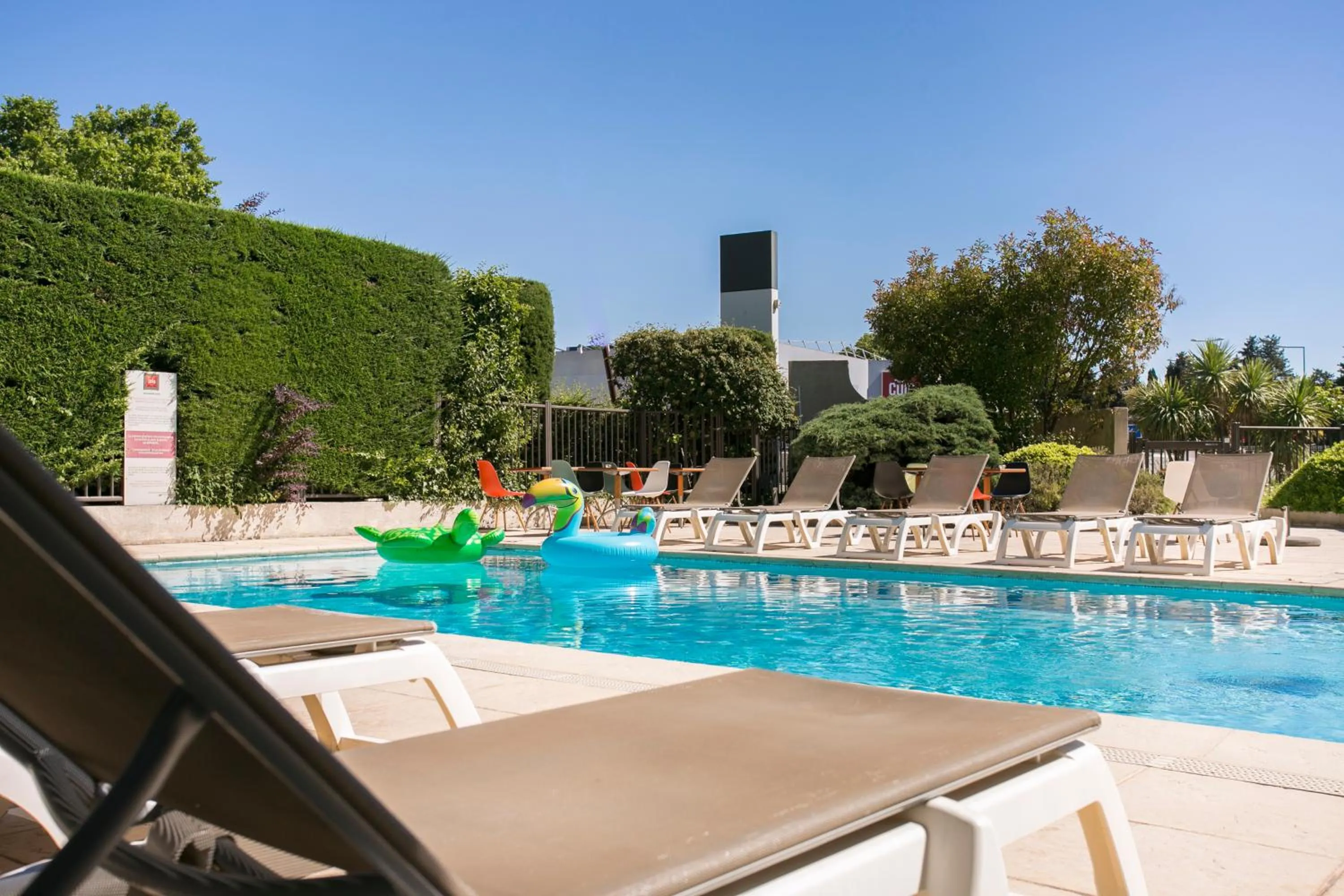 Swimming pool in ibis Avignon Sud