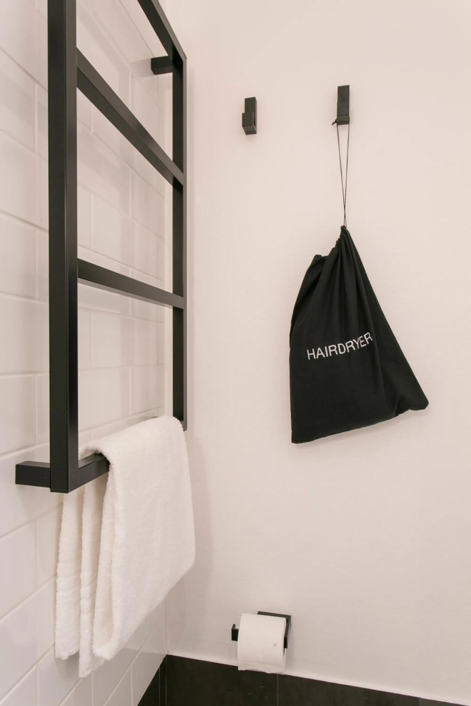 Bathroom in ibis Avignon Sud