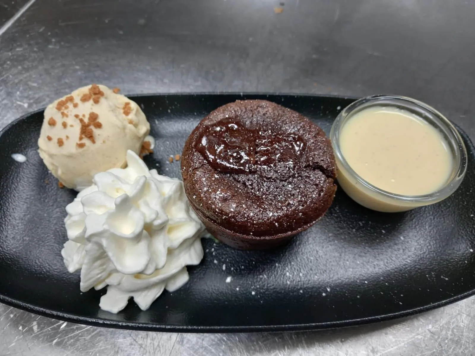 Restaurant/places to eat in ibis Avignon Sud