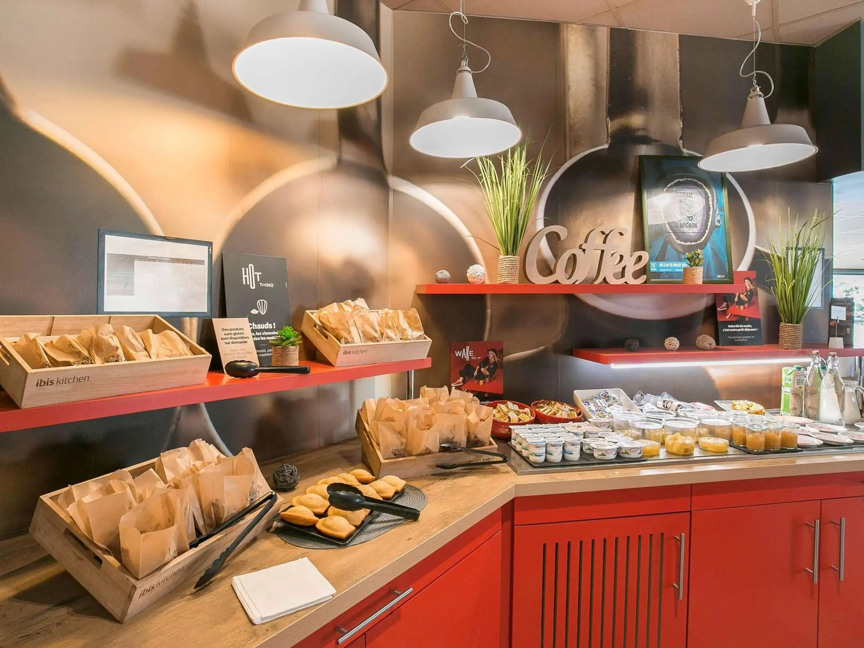 Restaurant/places to eat in ibis Avignon Sud Restaurant/places to eat in ibis Avignon Sud