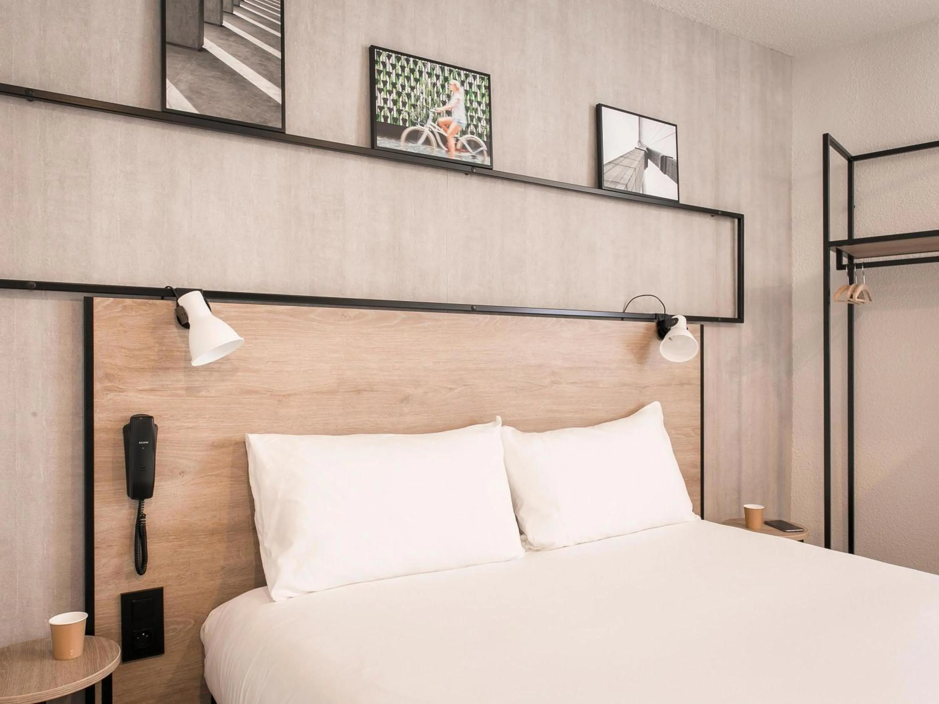 Bedroom, Bed in ibis Avignon Sud